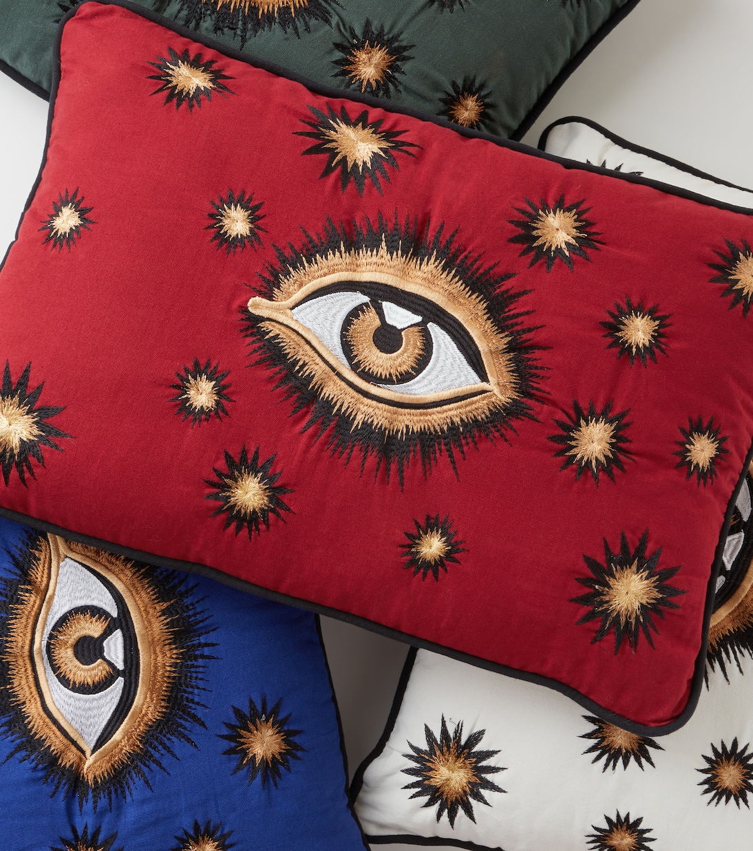 Besticktes Kissen Eye aus Baumwoll-Canvas | Les-Ottomans