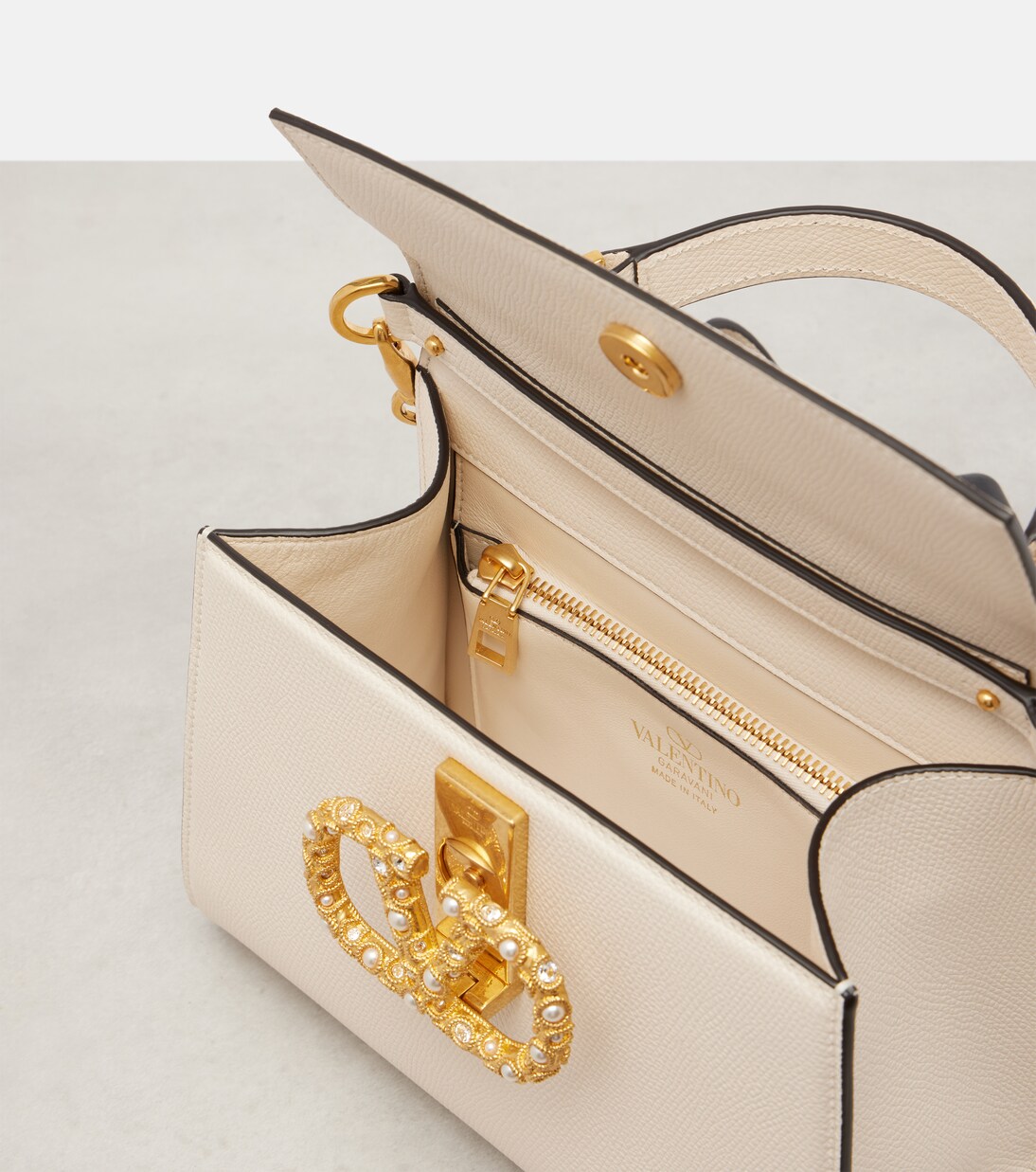 VSling Small leather shoulder bag | Valentino Garavani