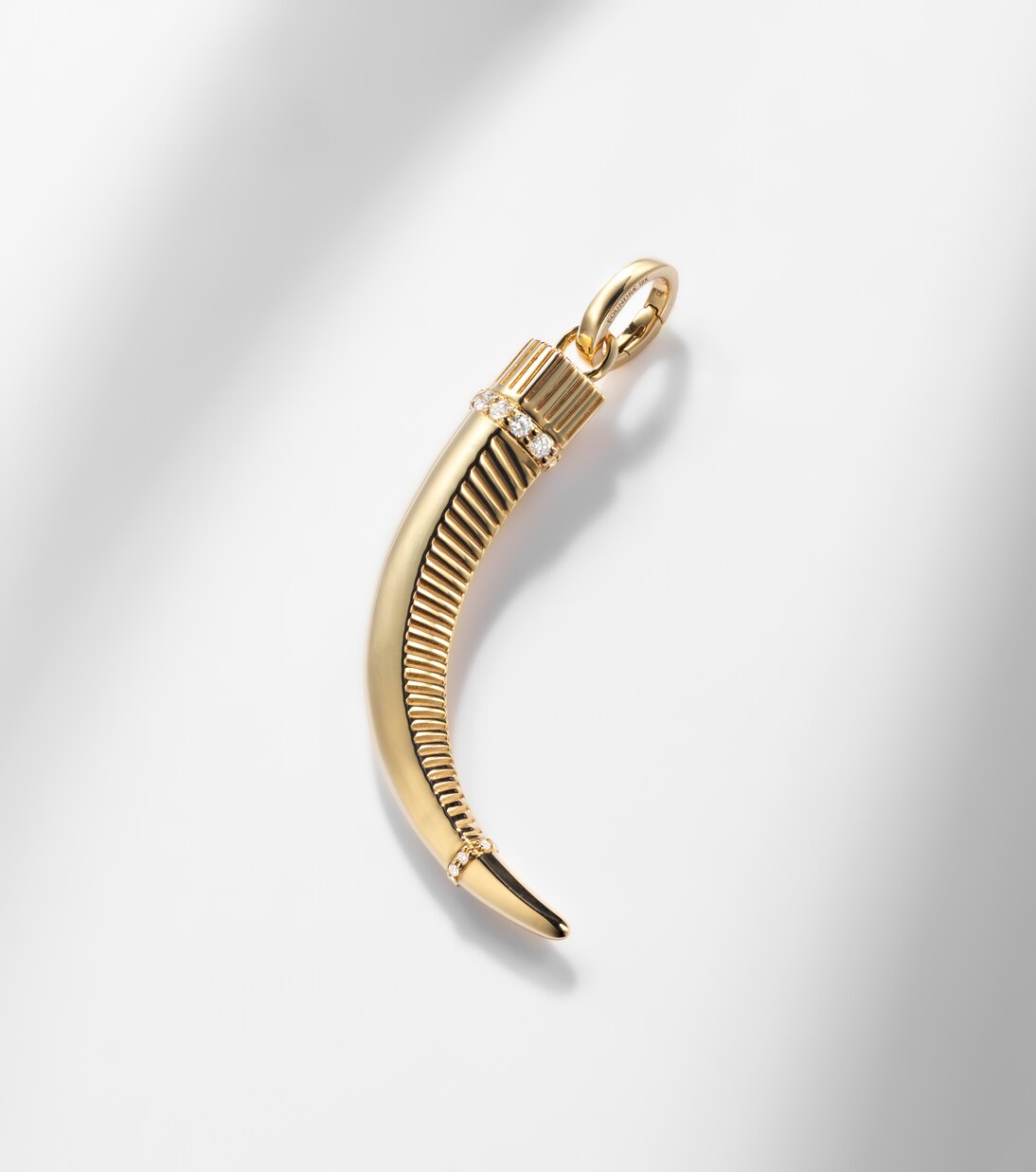 18kt gold pendant with diamonds | FoundRae