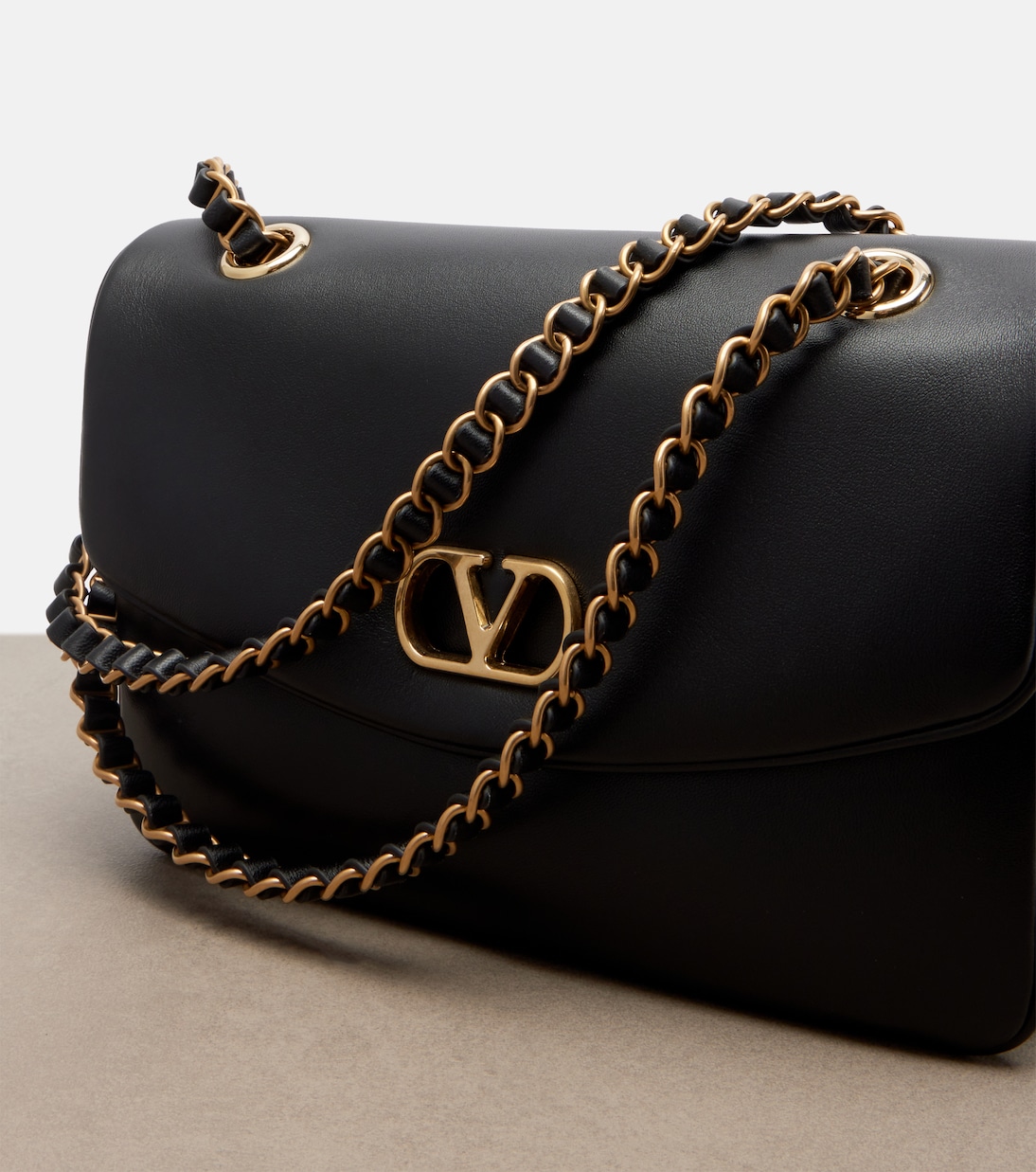 Schultertasche Djuna Medium aus Leder | Valentino Garavani