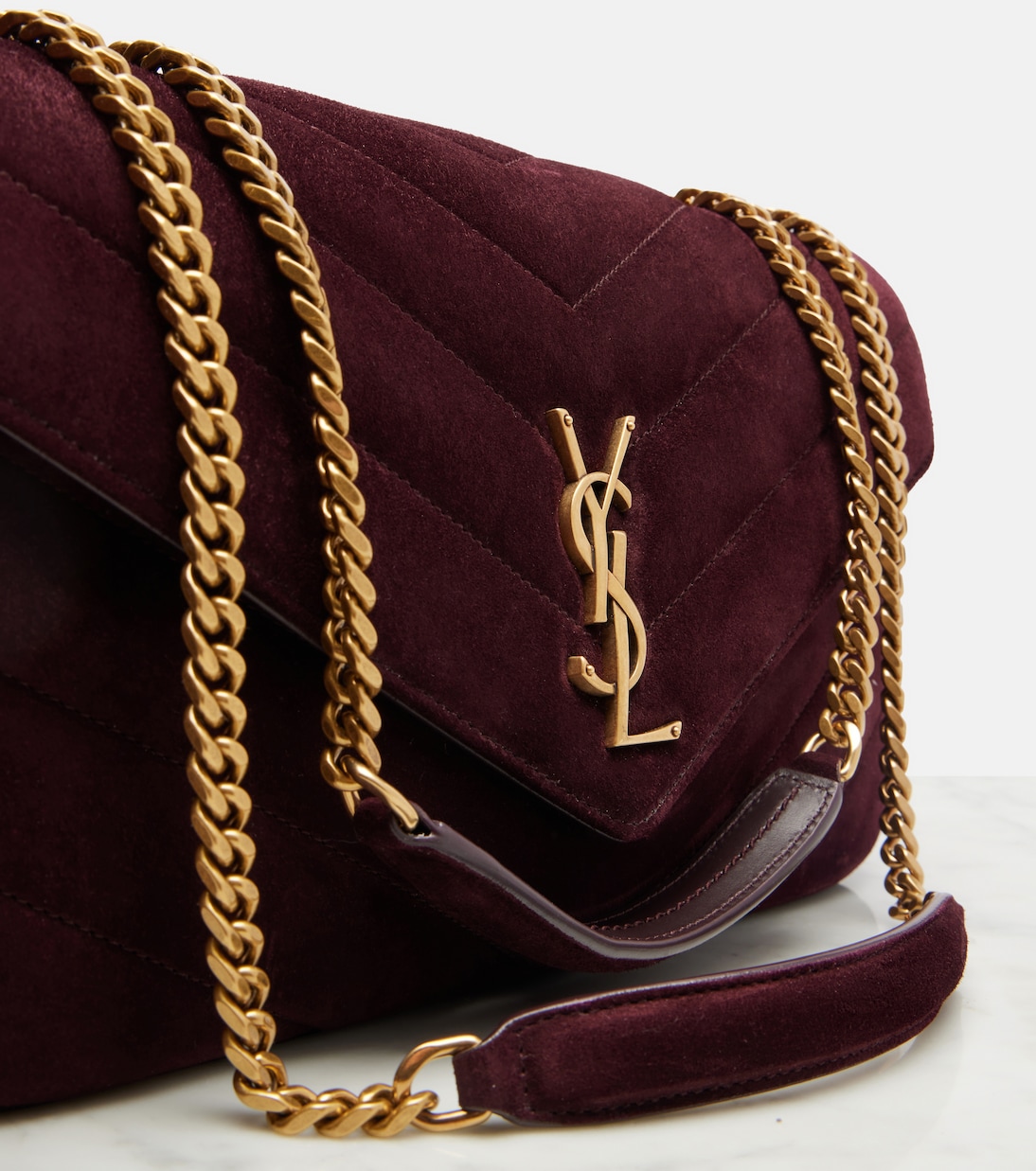 Schultertasche Loulou Medium aus Veloursleder | Saint Laurent