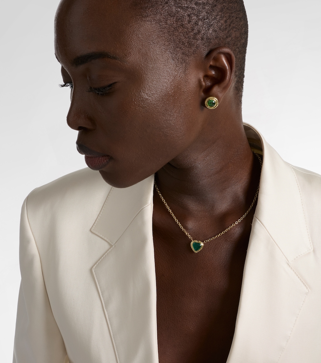 Heart & Toggle 18kt gold necklace with emerald | Octavia Elizabeth