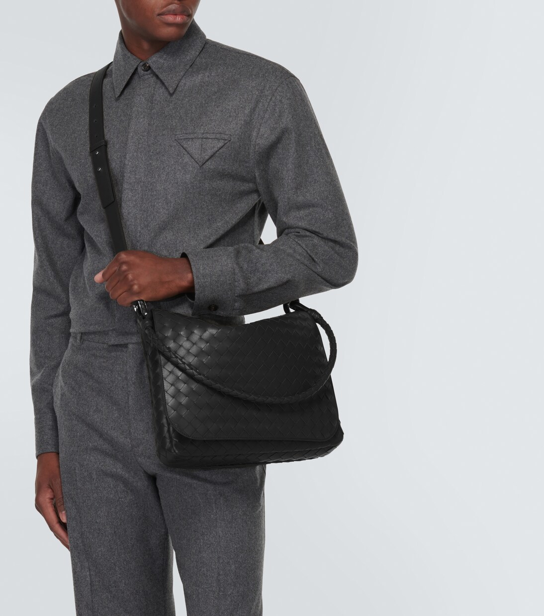 Swing Intrecciato leather messenger bag | Bottega Veneta