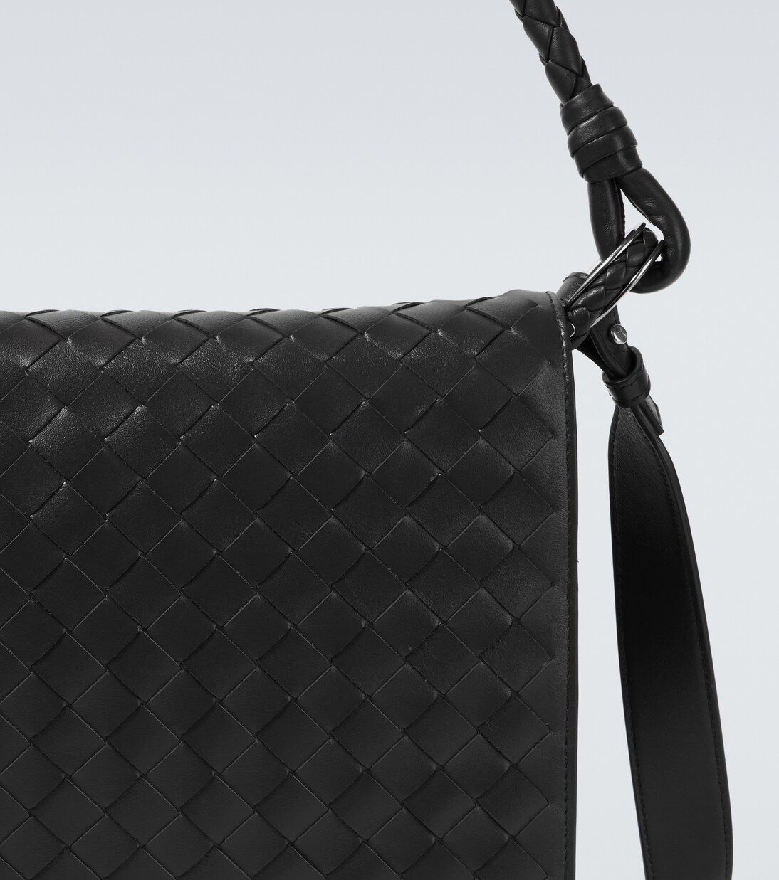 Swing Intrecciato leather messenger bag | Bottega Veneta