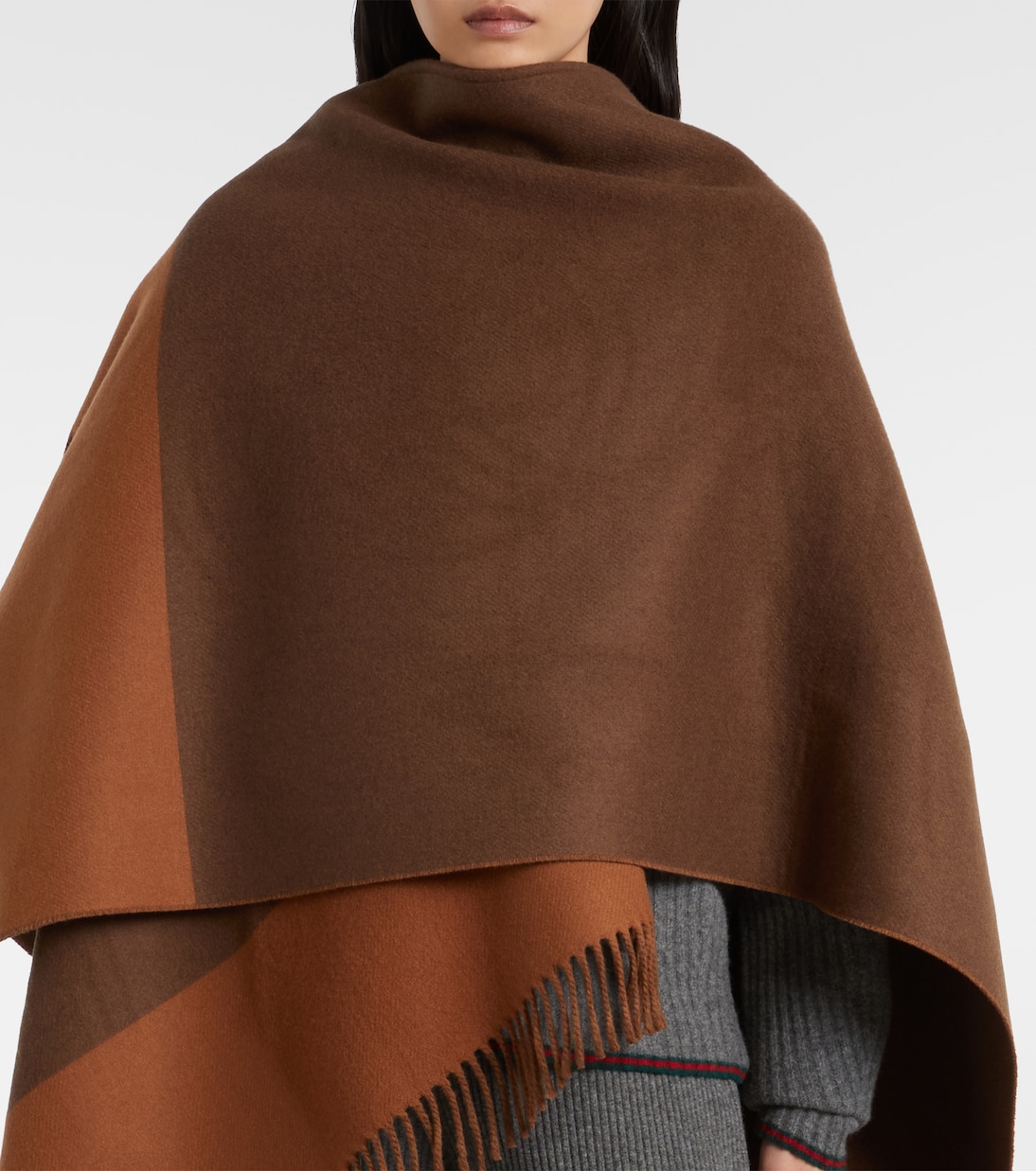 Poncho in lana e cashmere con frange | Gucci