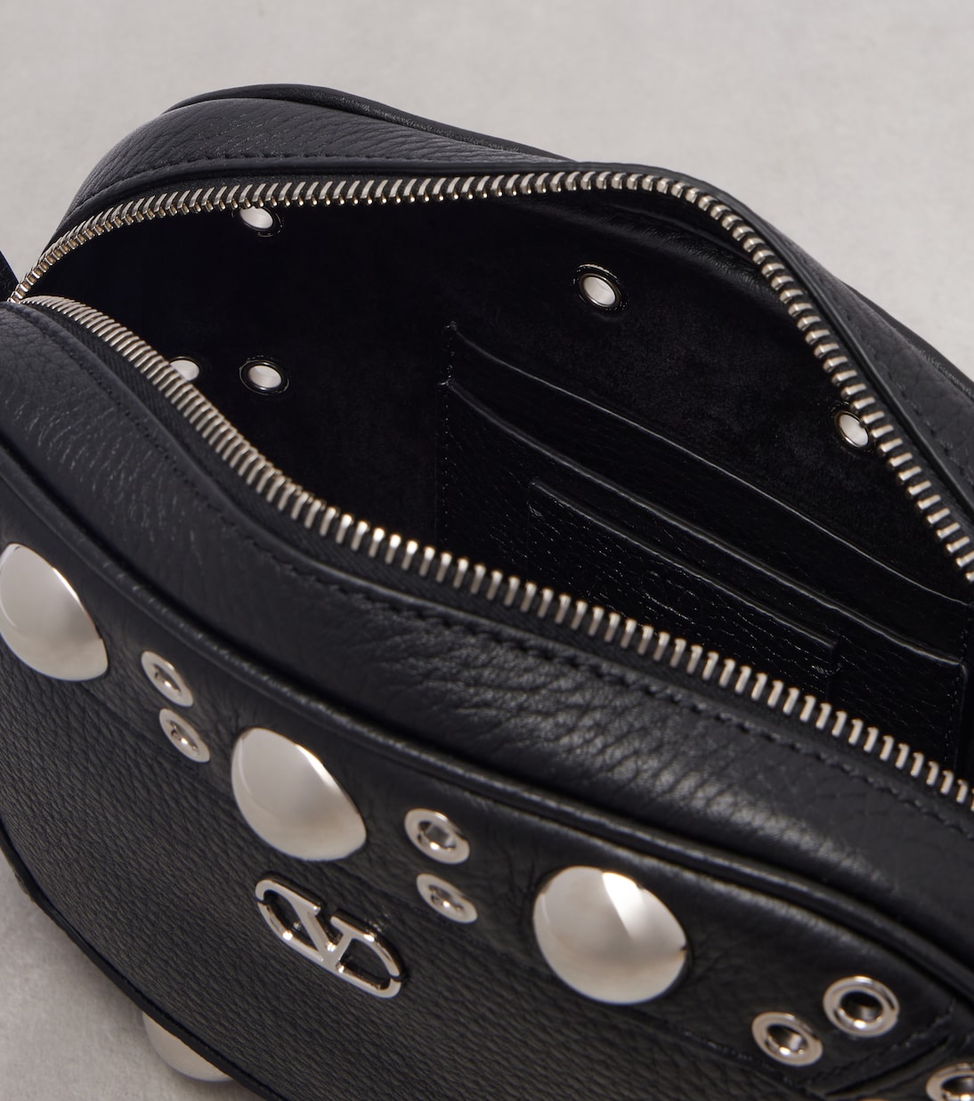 Borsa a tracolla Nellcôte in pelle | Valentino Garavani