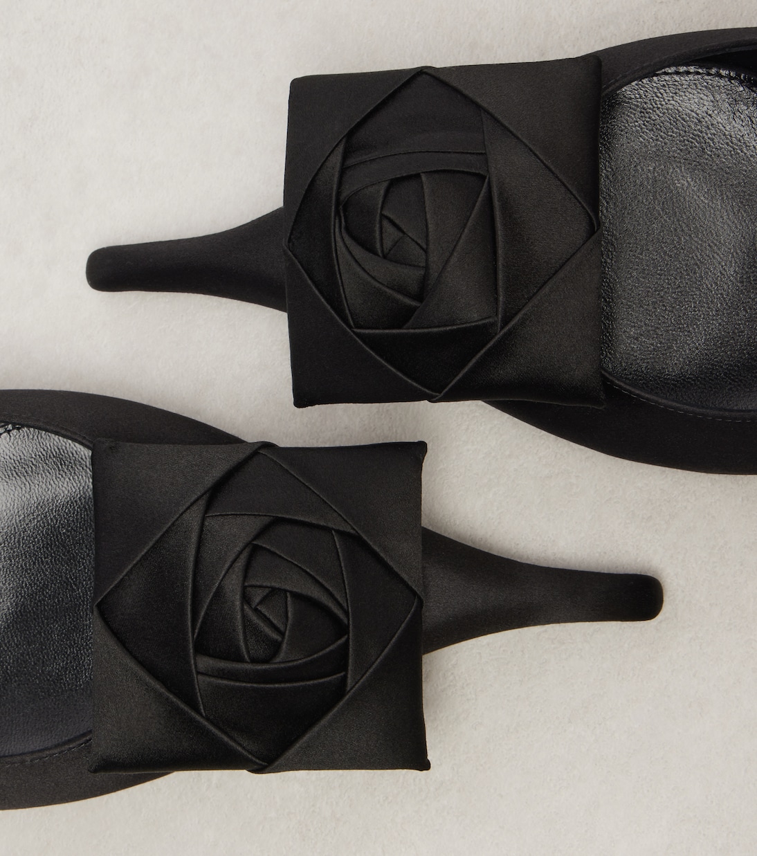 Dakota 50 crêpe satin slingback pumps | Saint Laurent