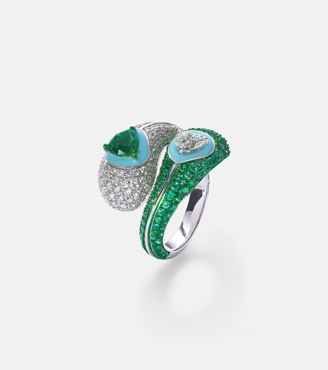 Ying Yang 18kt white gold and enamel ring with emeralds and diamonds | Kamyen