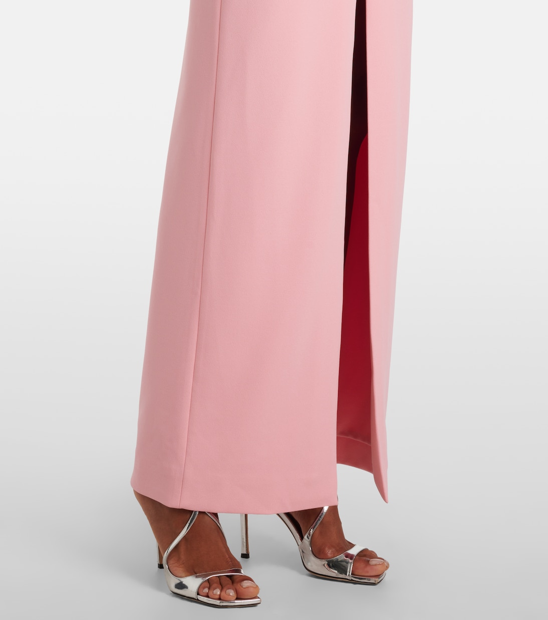 Robe Bysha aus Crêpe | Solace London