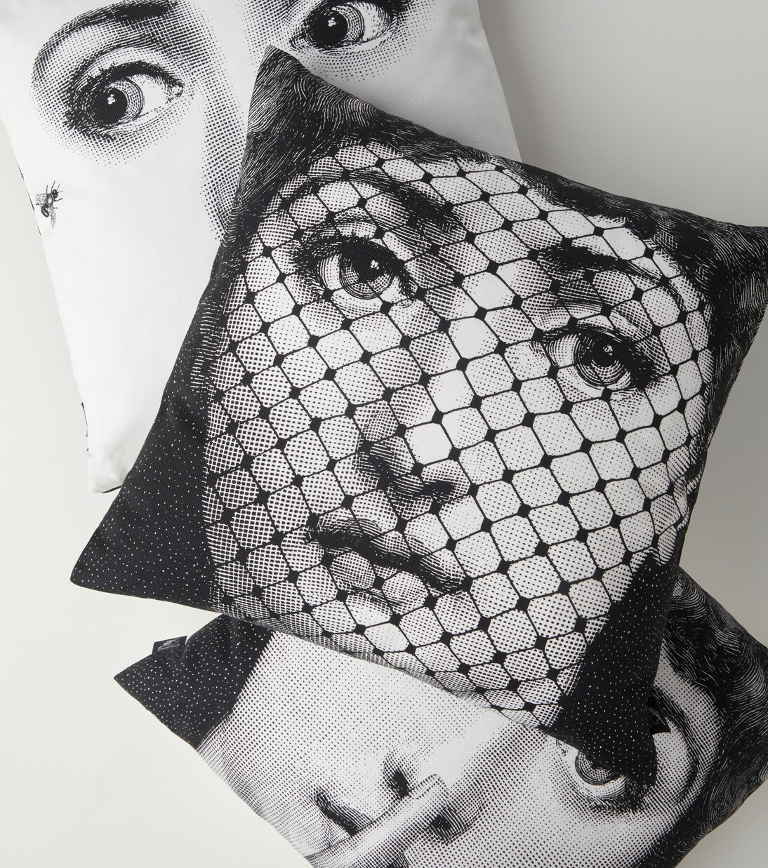 Tema E Variazioni Ape cushion | Fornasetti