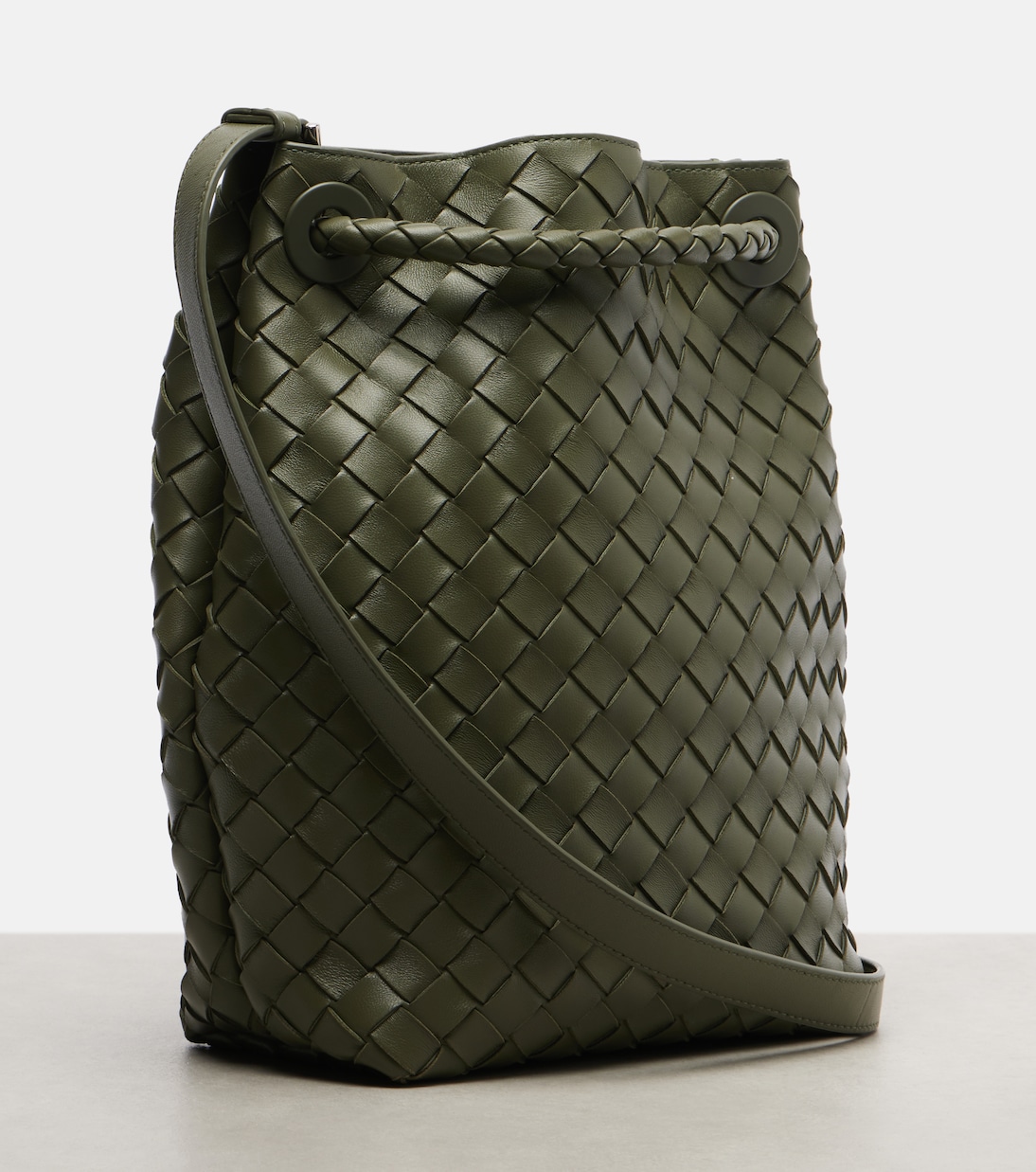 Sac seau Andiamo Small en cuir Intrecciato | Bottega Veneta
