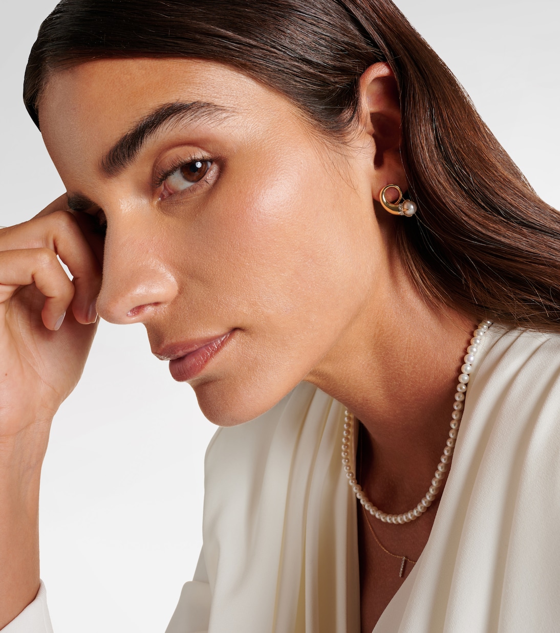 أقراط للأذن من الذهب 14 قيراط مع ألماس ولؤلؤ | Mateo