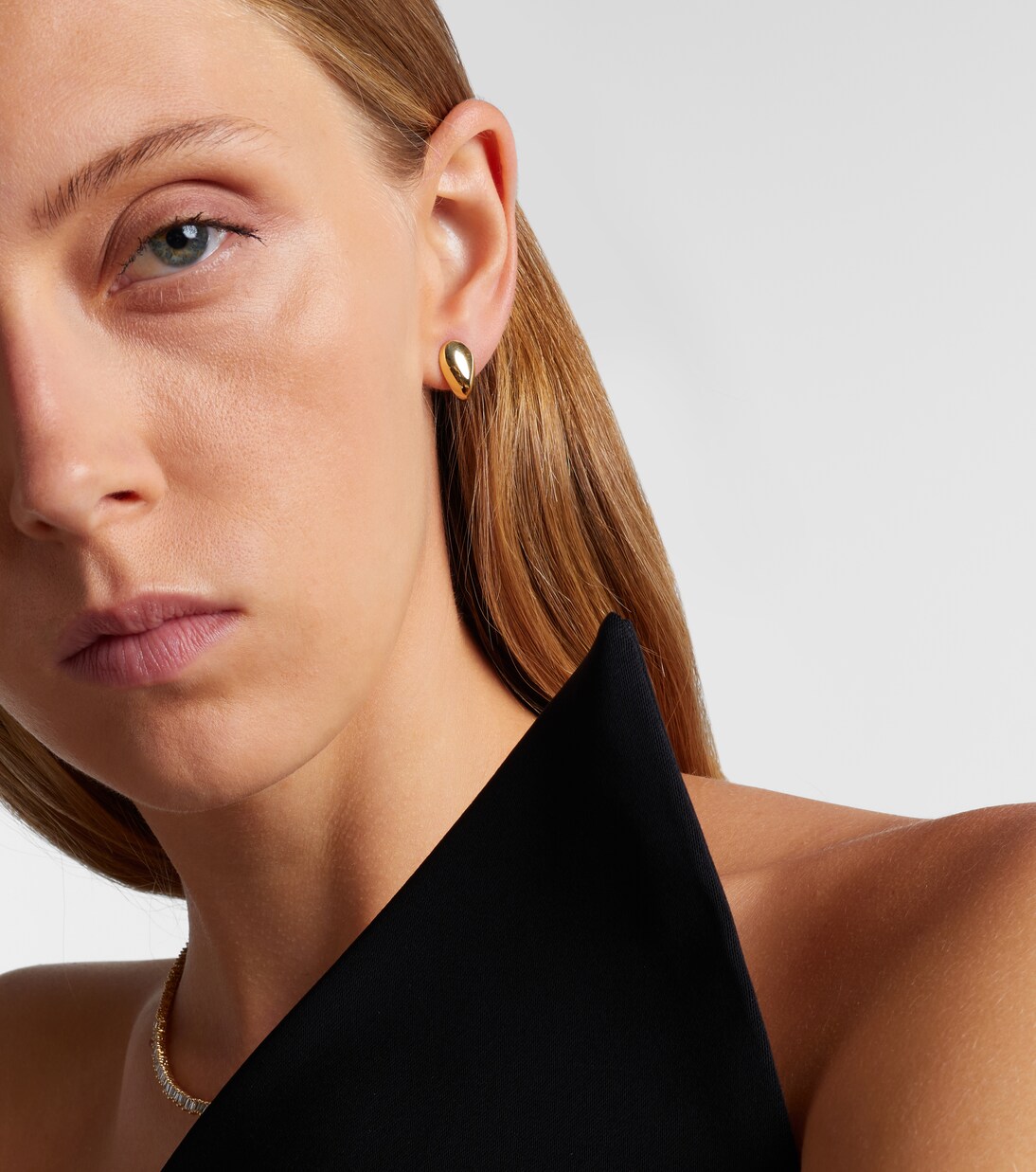 Boucles d'oreilles Curved Claw en or 18 ct | Suzanne Kalan