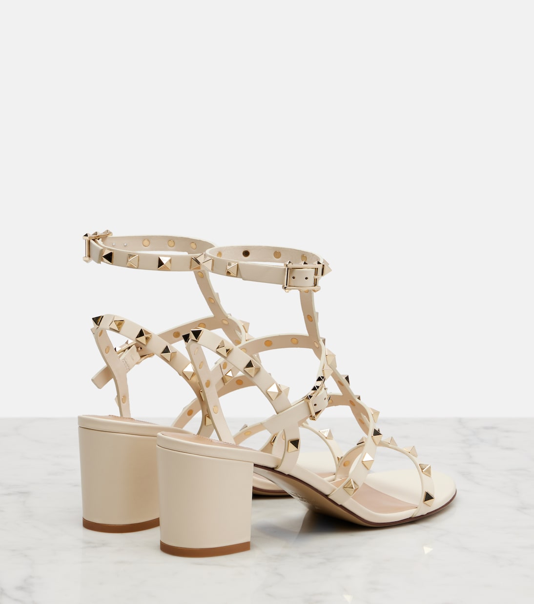 Sandalen Rockstud aus Metallic-Leder | Valentino Garavani