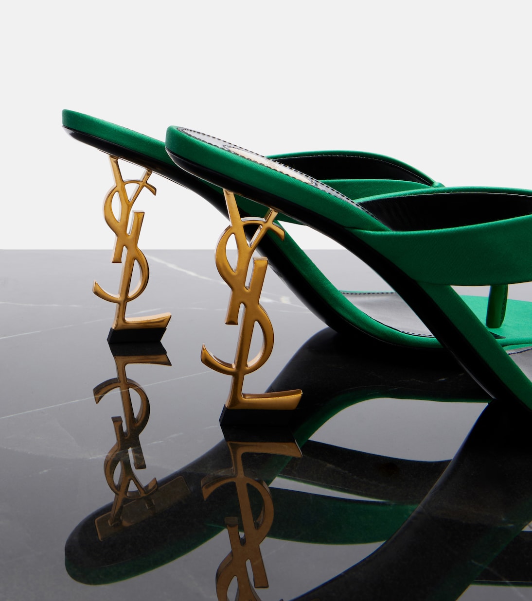 Sandali infradito Opyum Cassandre in raso | Saint Laurent