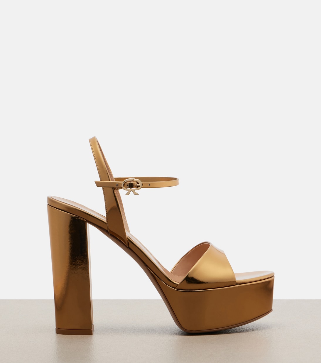 Marlena金属感皮革防水台凉鞋 | Gianvito Rossi