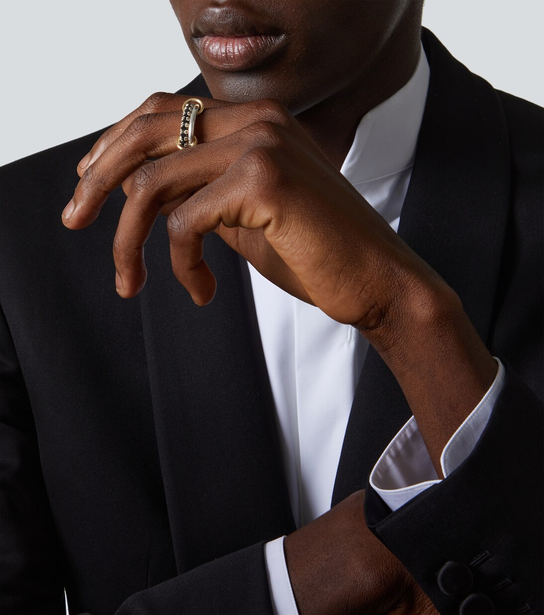 Anillo Enzo de plata de ley y oro de 18 ct con diamantes negros | Spinelli Kilcollin