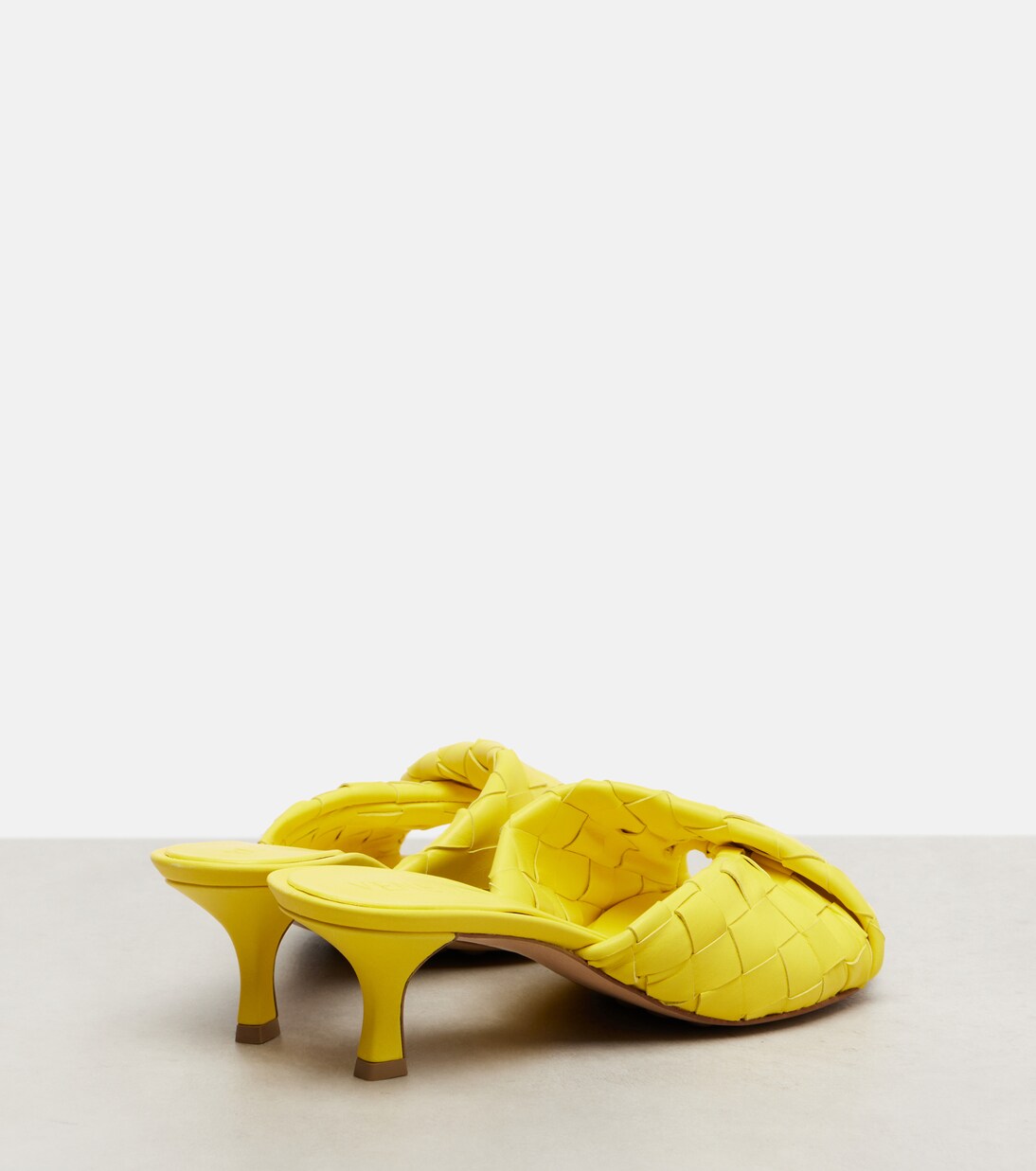 Mules Blink 50 Intrecciato en cuir | Bottega Veneta