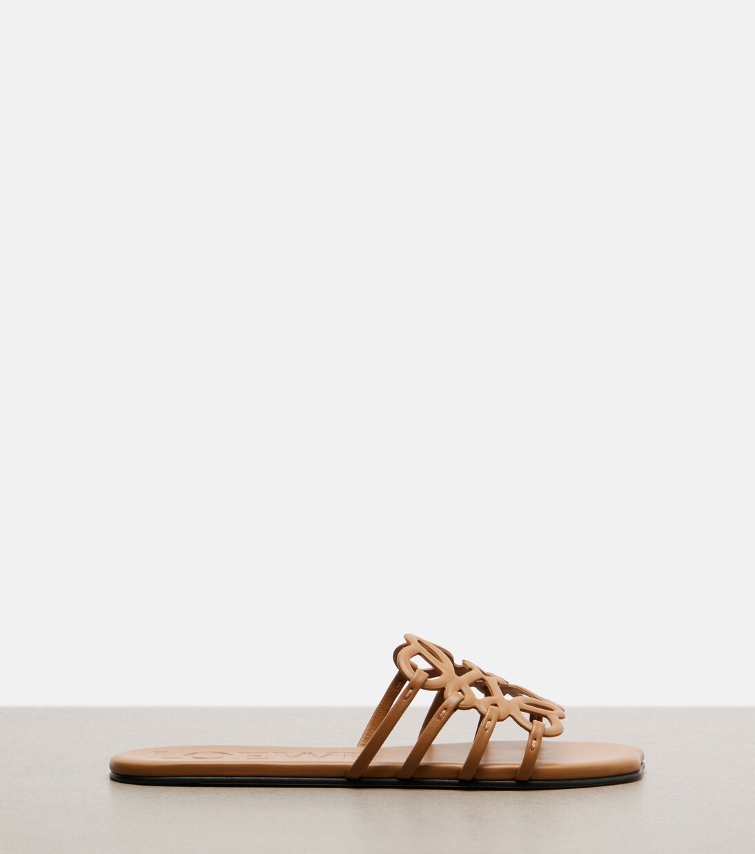 Slides Petal Anagram in pelle | Loewe