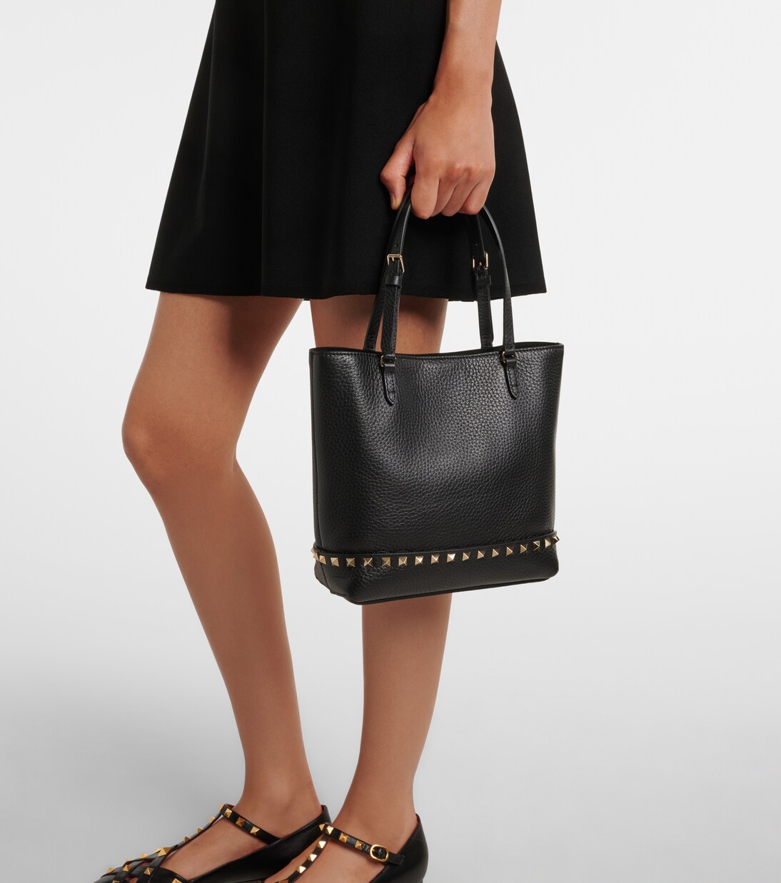 Rockstud Small leather tote bag | Valentino Garavani