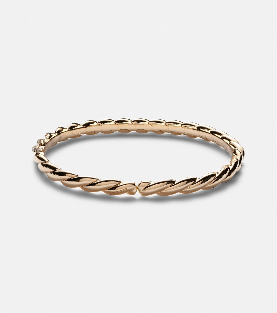 Sculpted Cable Flex® 18kt gold bracelet with diamonds | David Yurman