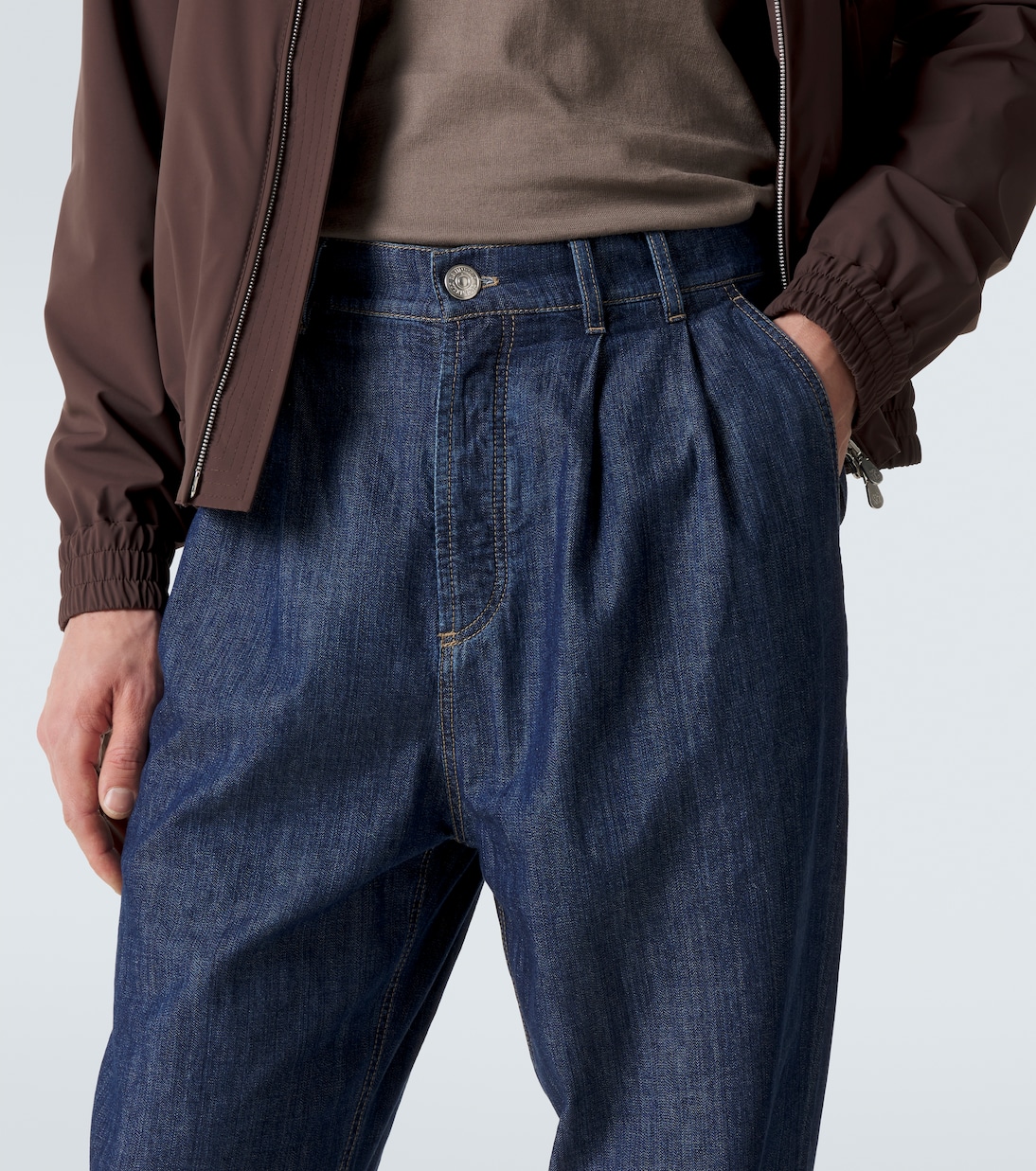 Pleated tapered jeans | Brunello Cucinelli