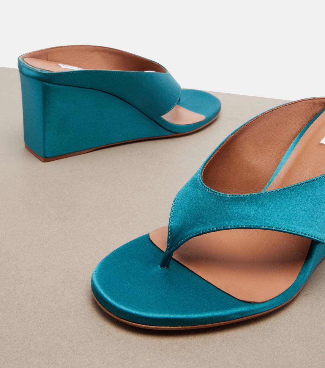 Wedge-Sandalen Cube aus Satin | Alaïa