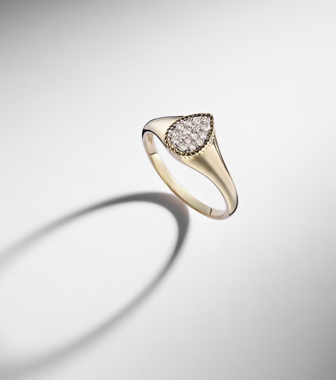Chevalière Baby set of 2 9kt gold rings with diamonds | Yvonne Léon