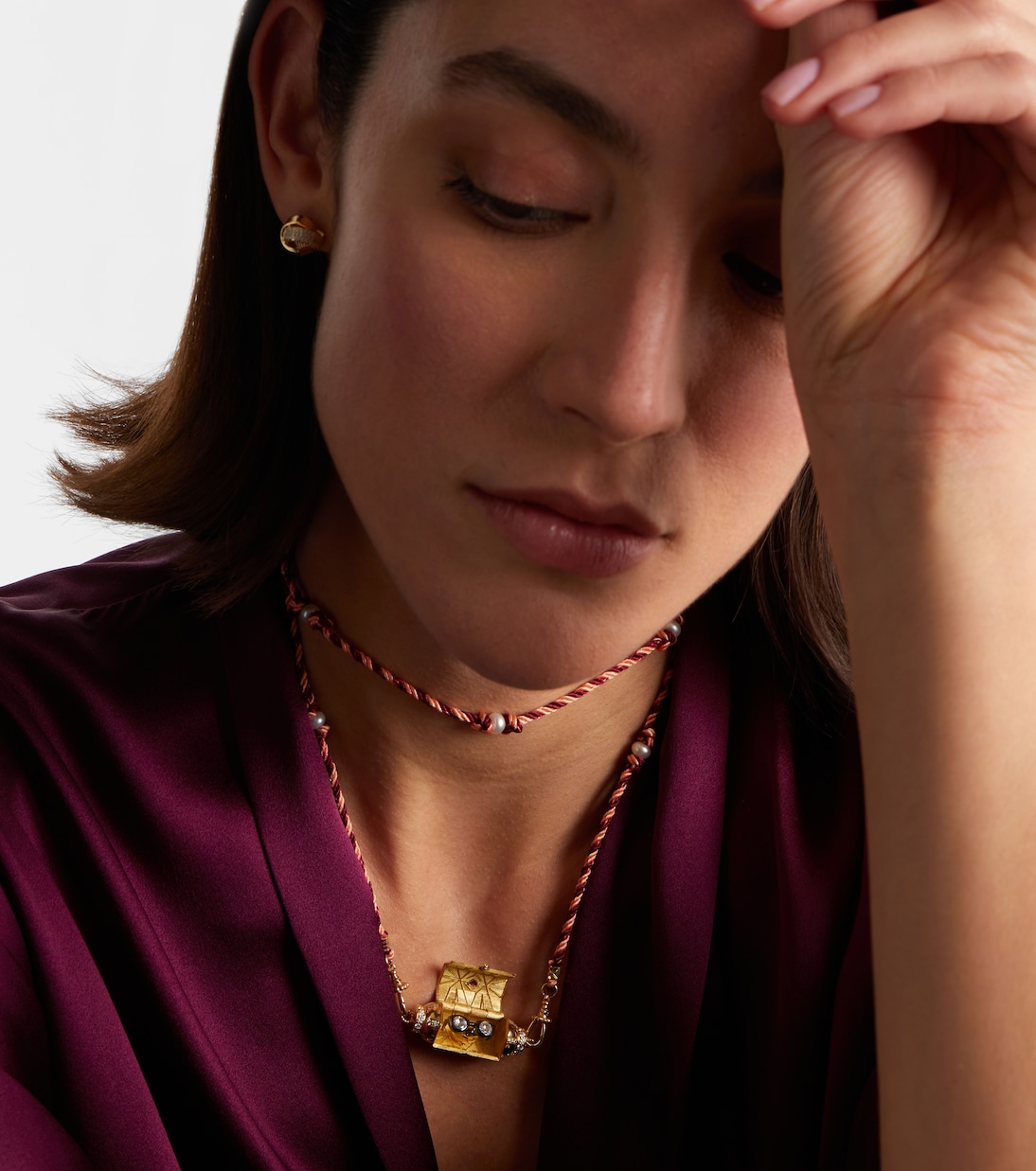 Love Is Blind 18kt gold locket necklace with gemstones | Marie Lichtenberg