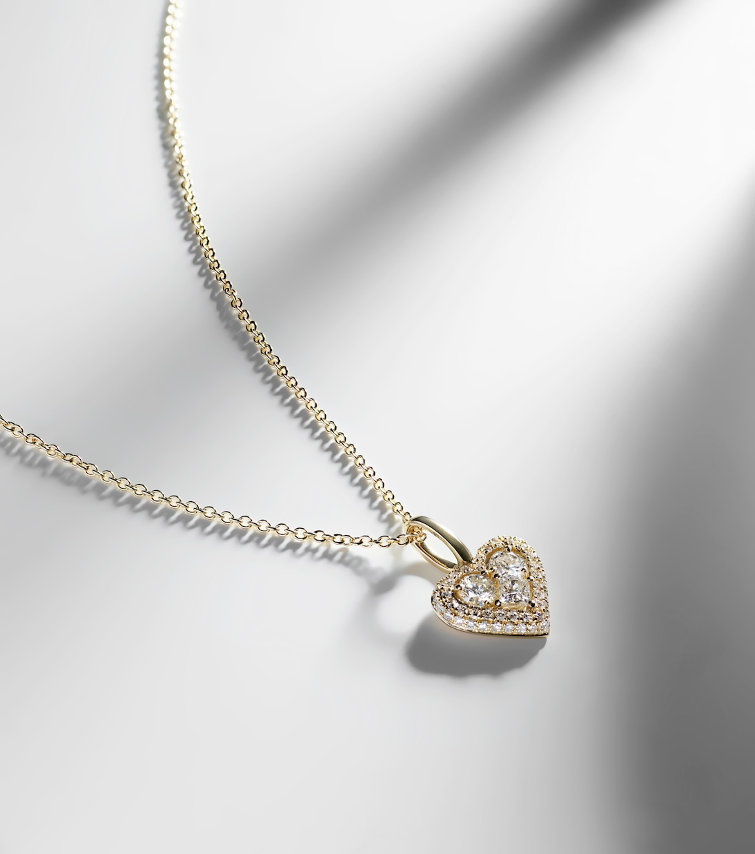 Halskette Piece of My Heart aus 14kt Gelbgold (585/1000) mit Diamanten | Stone and Strand