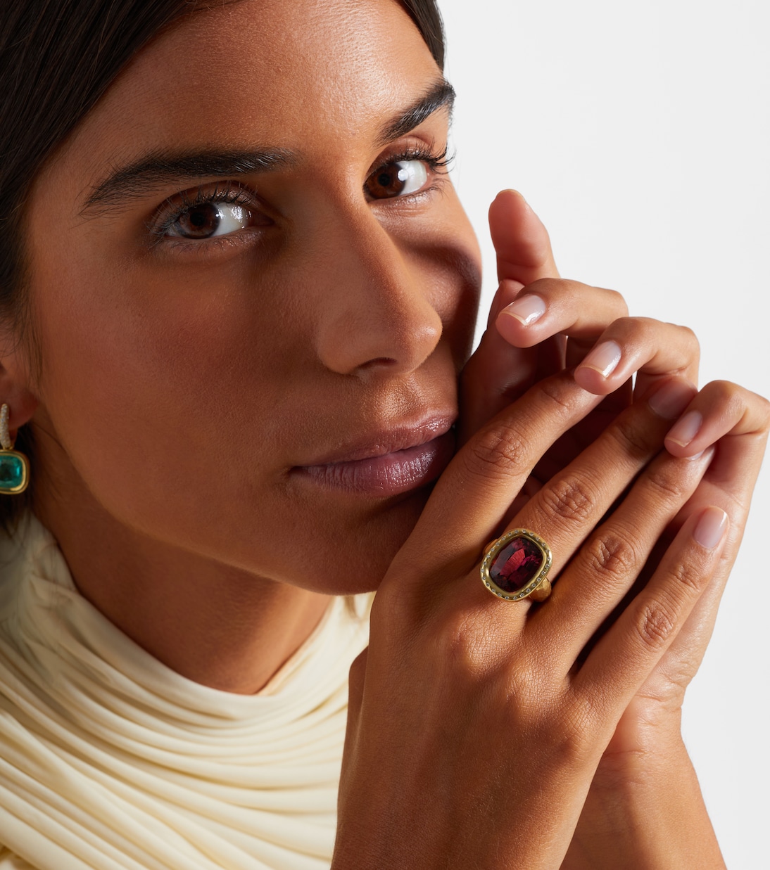 Anillo Mirage de oro de 18 ct con rubelita y diamantes | Octavia Elizabeth