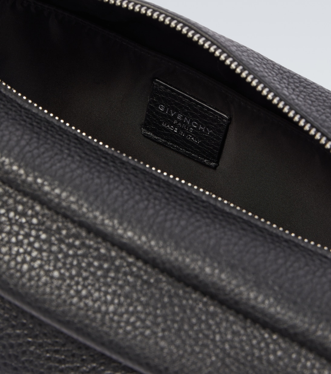 Neceser Essential de piel | Givenchy