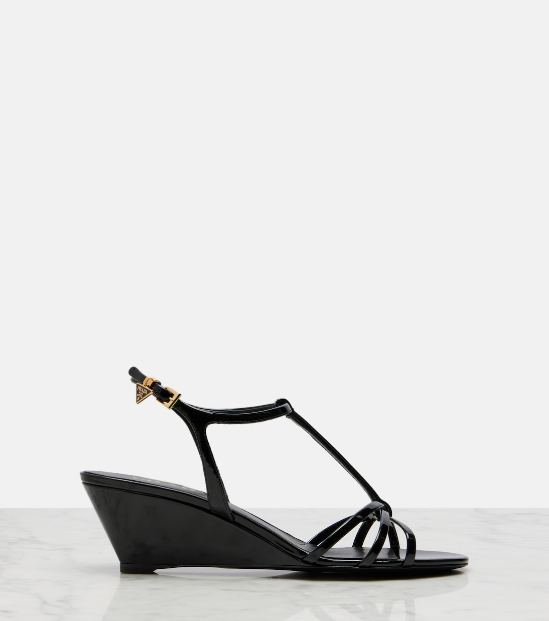 Wedge-Sandalen aus Lackleder | Prada