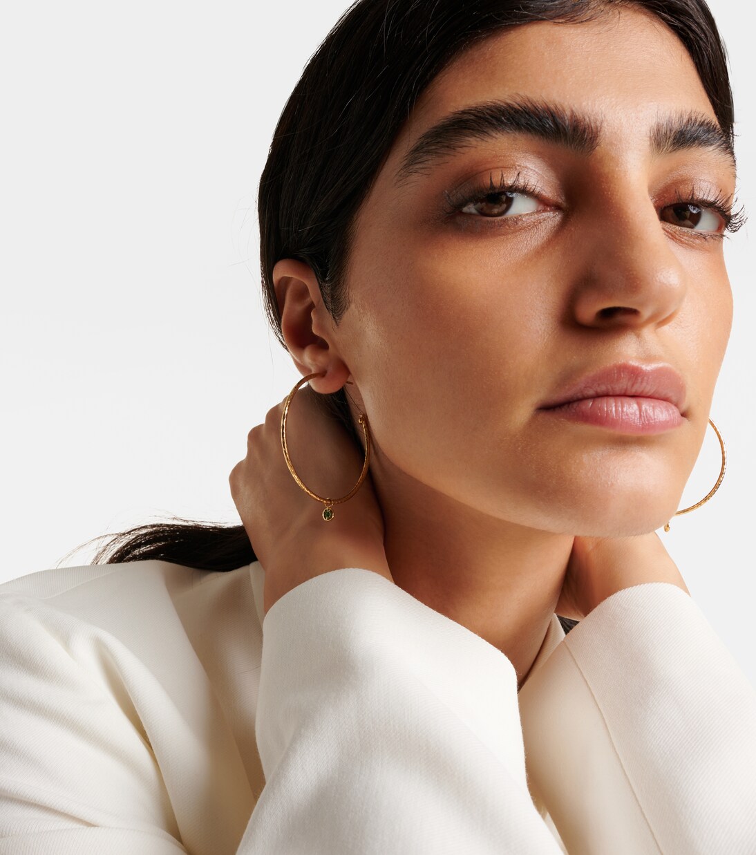 Boucles d'oreilles Nesting Gem Medium en or 18 ct et émeraudes | Octavia Elizabeth