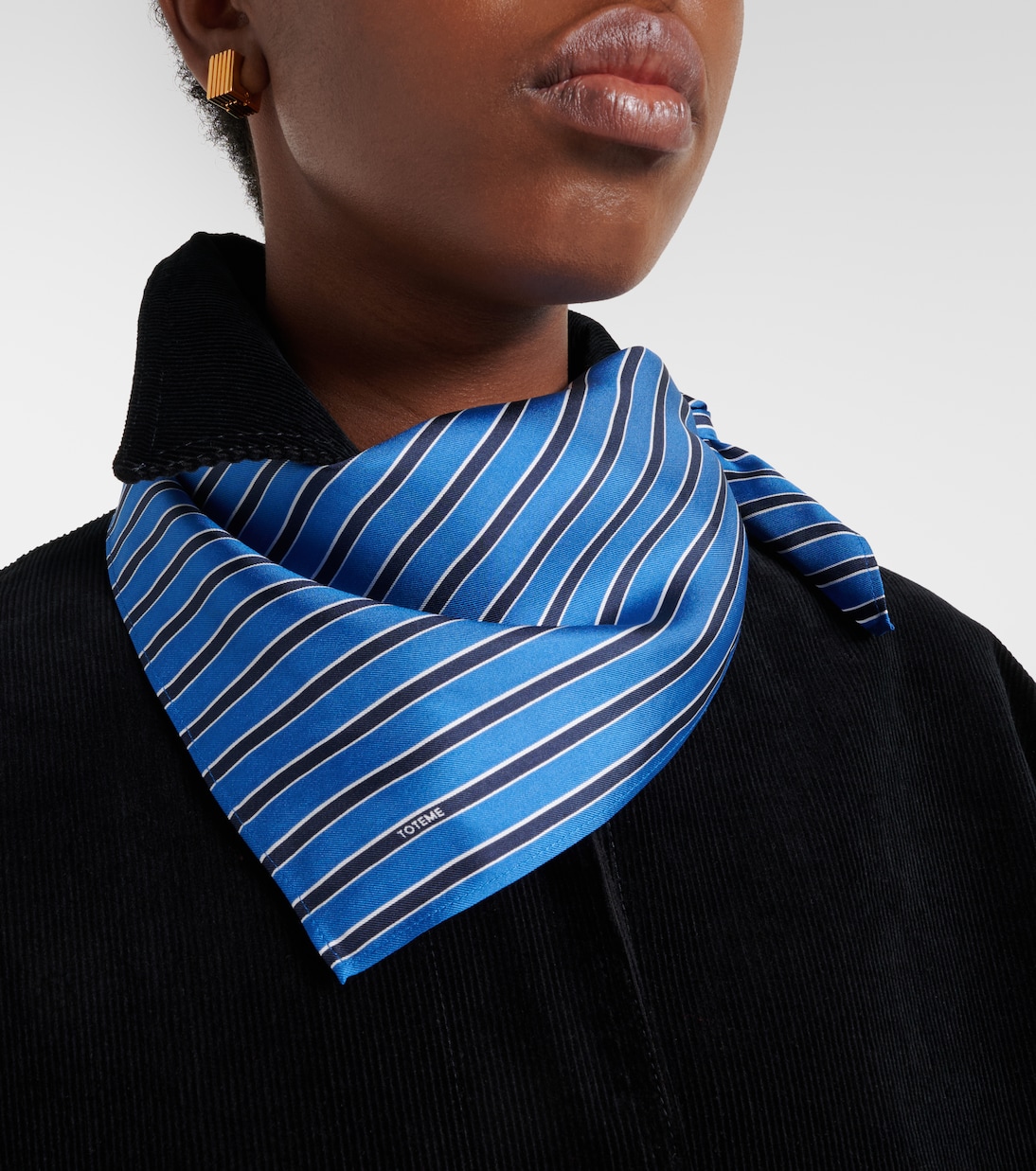 Foulard rayé en soie | Toteme