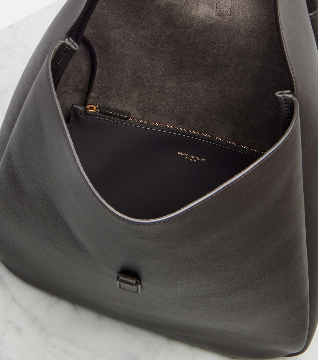 Le 5 à 7 Supple Large leather shoulder bag | Saint Laurent
