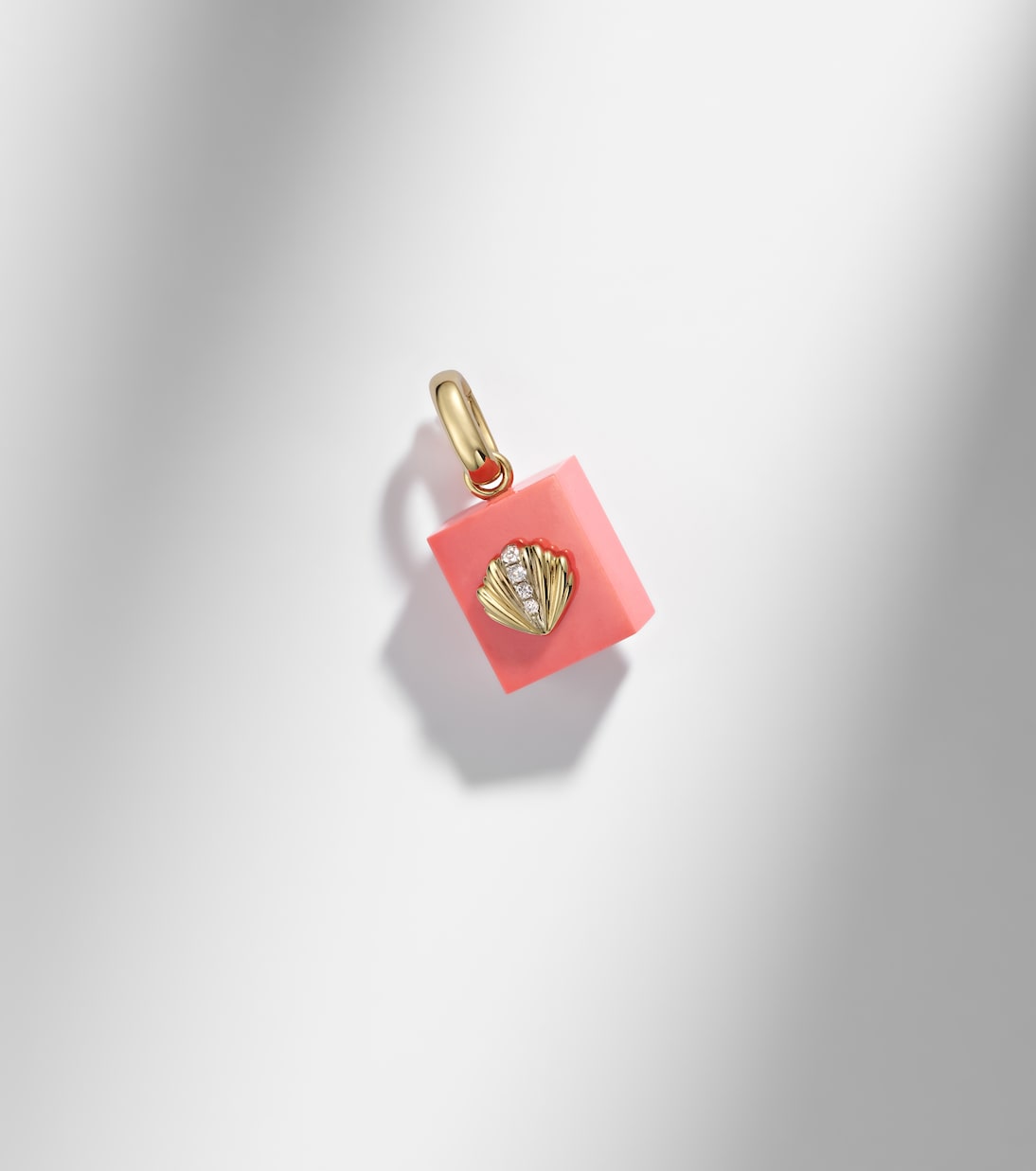 Coquillage and Le Cubo 9kt gold single earring and pendant set with diamonds | Yvonne Léon