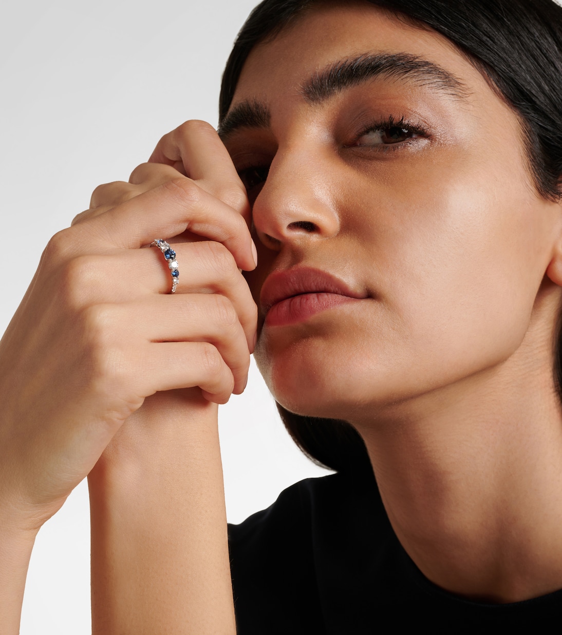 Ring Classics aus 18kt Weißgold (750/1000) mit Diamanten und Saphiren | Bucherer Fine Jewellery