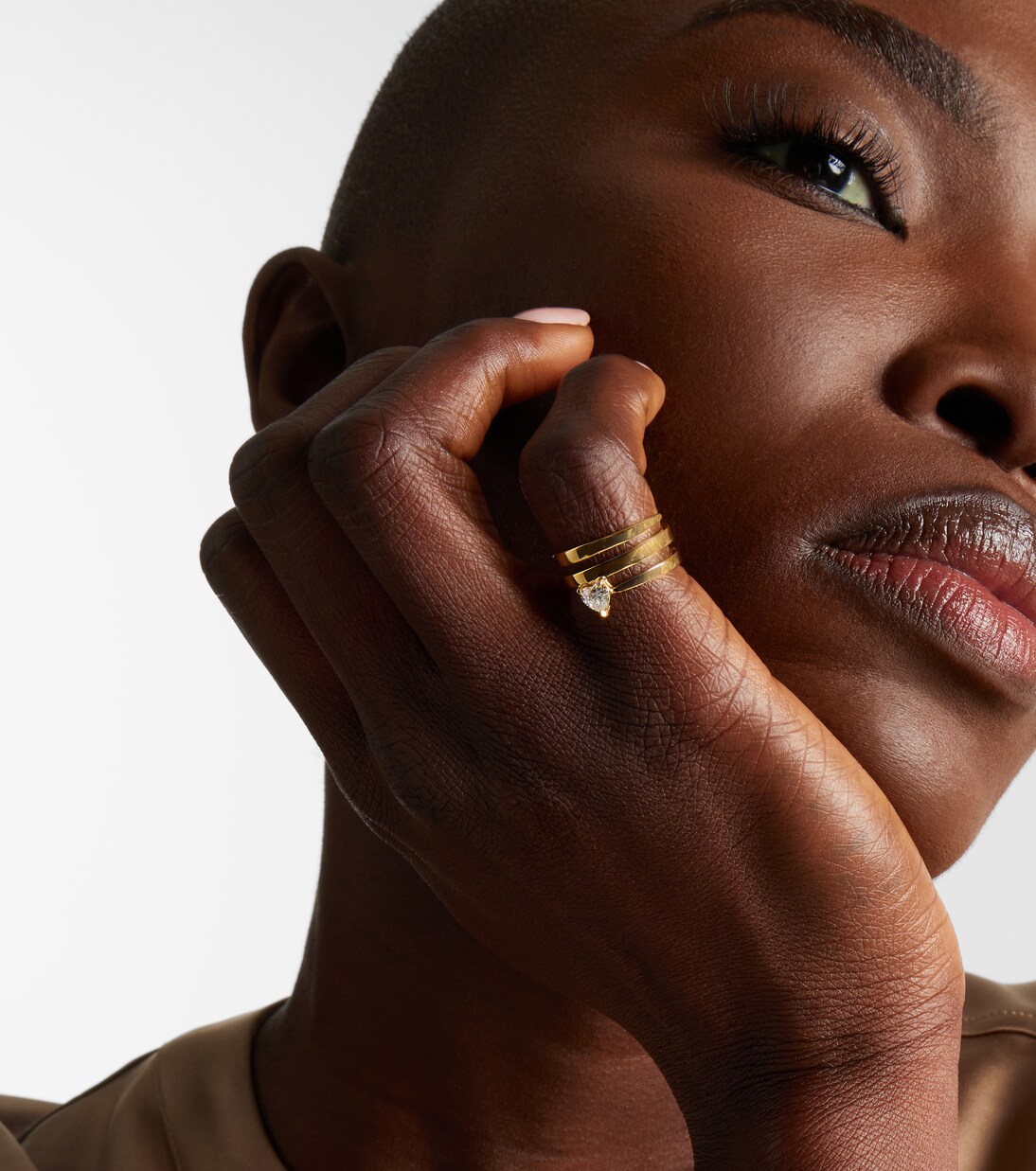 Bague Coil en or jaune 18 ct (750/1000) et diamants | Anita Ko