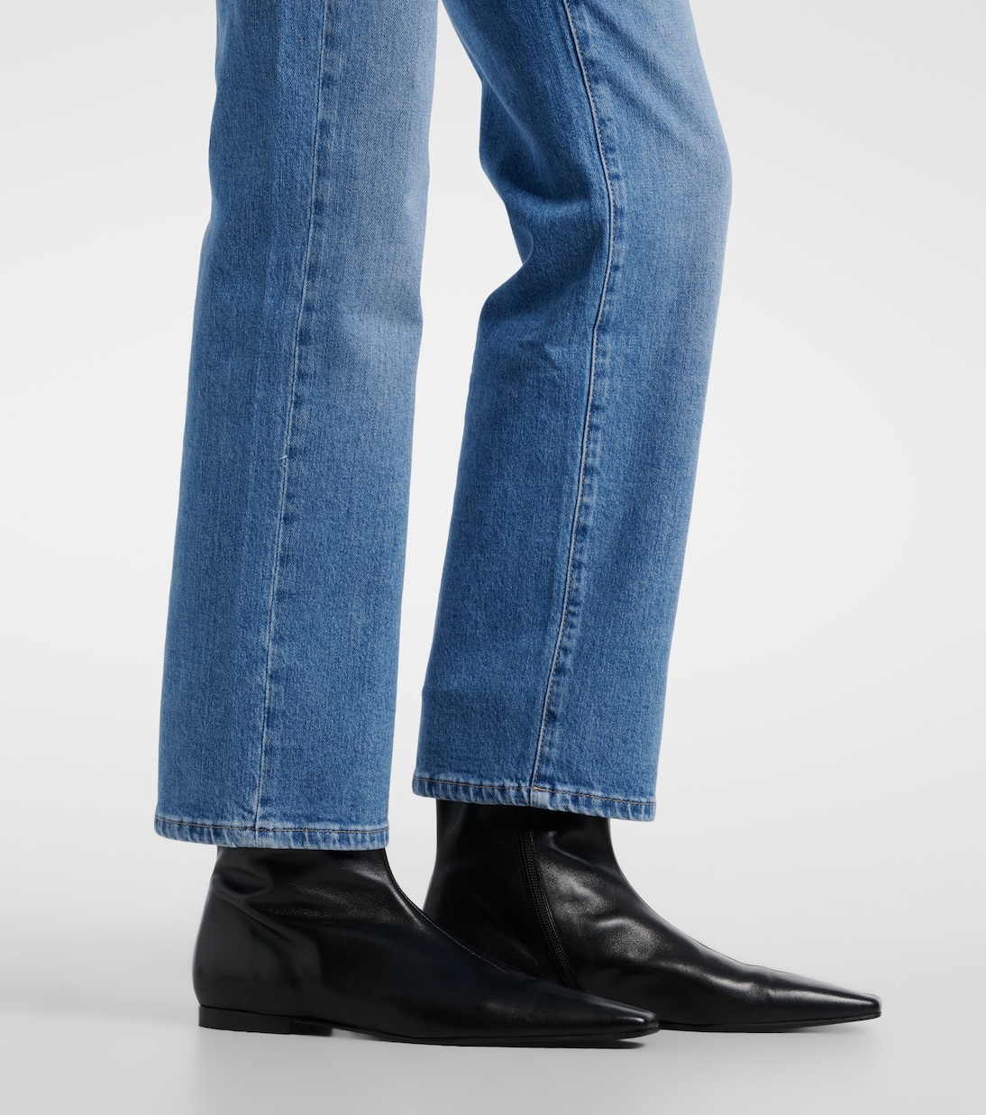 Mid-Rise Straight Jeans Brinley | AG Jeans