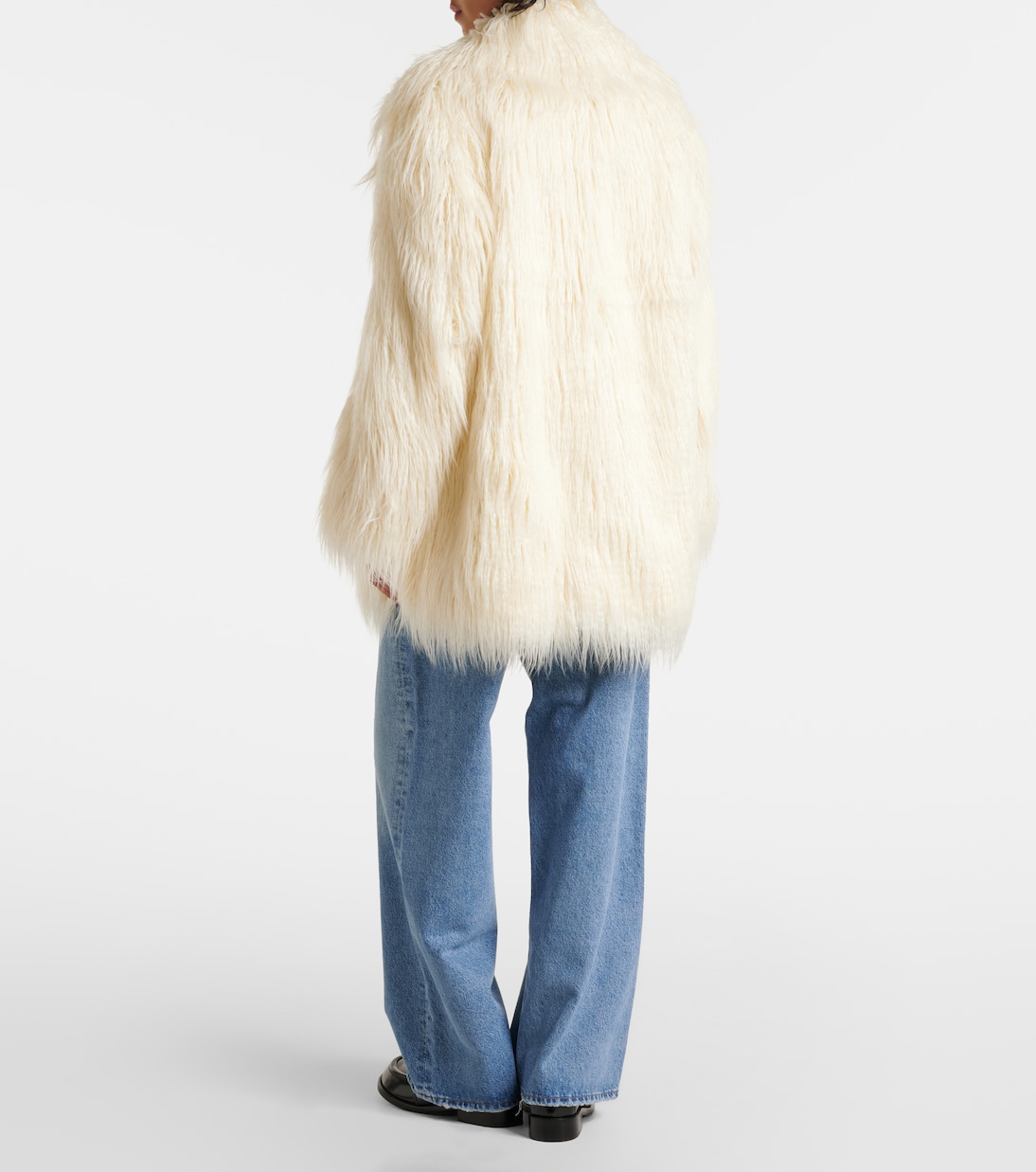 Mantel Liza aus Faux Fur | The Frankie Shop