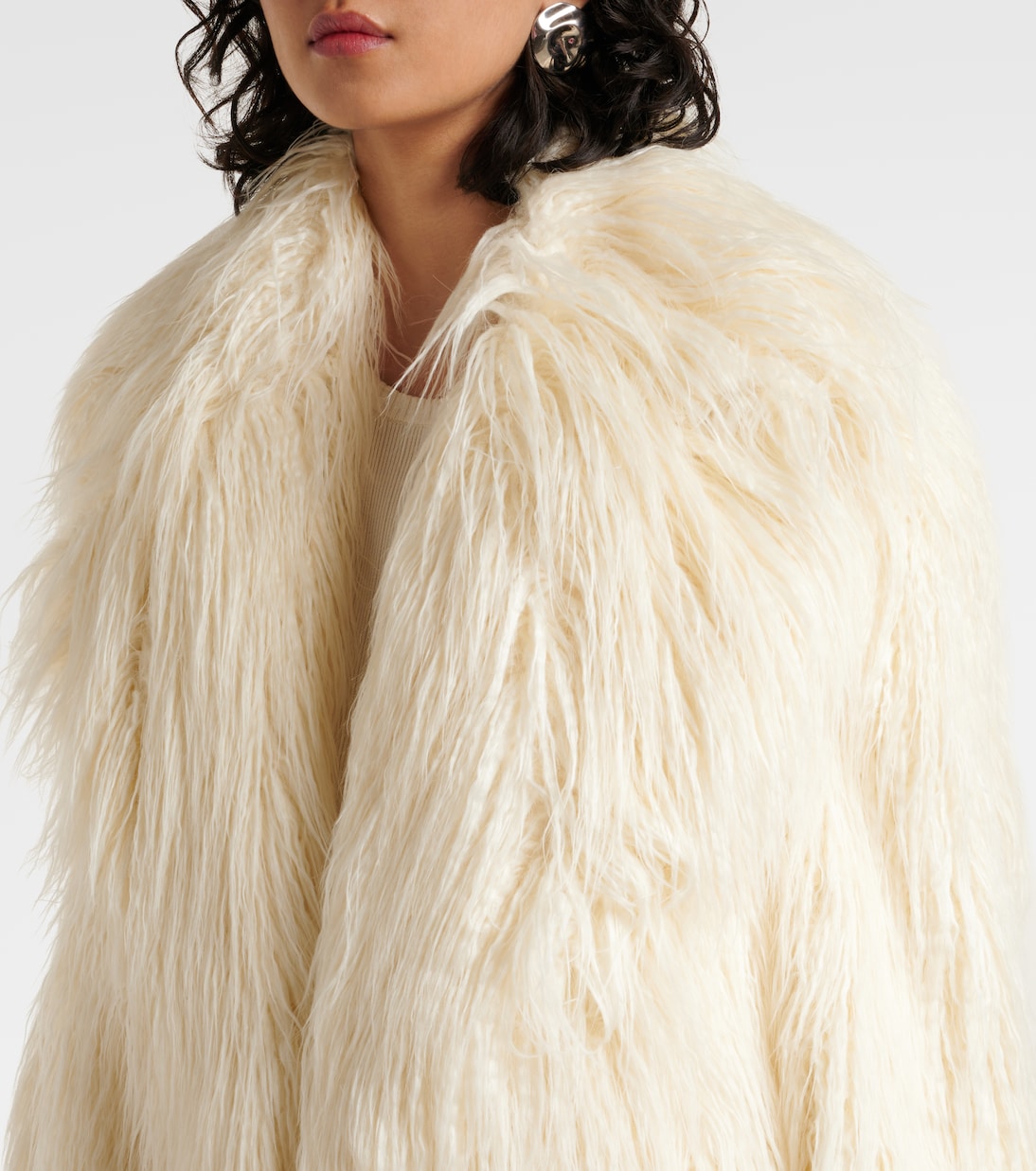 Mantel Liza aus Faux Fur | The Frankie Shop