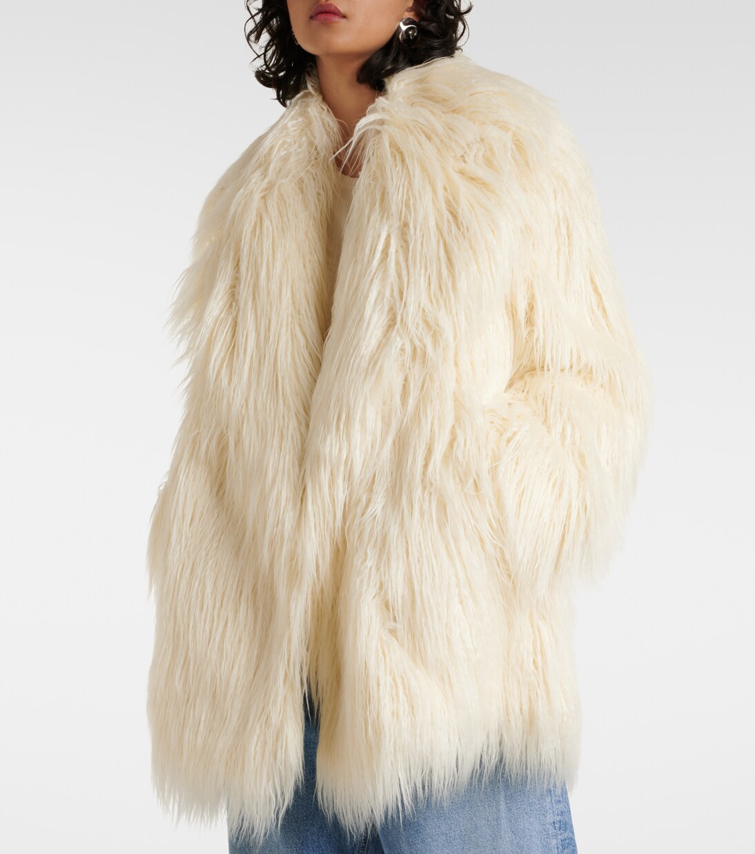 Mantel Liza aus Faux Fur | The Frankie Shop