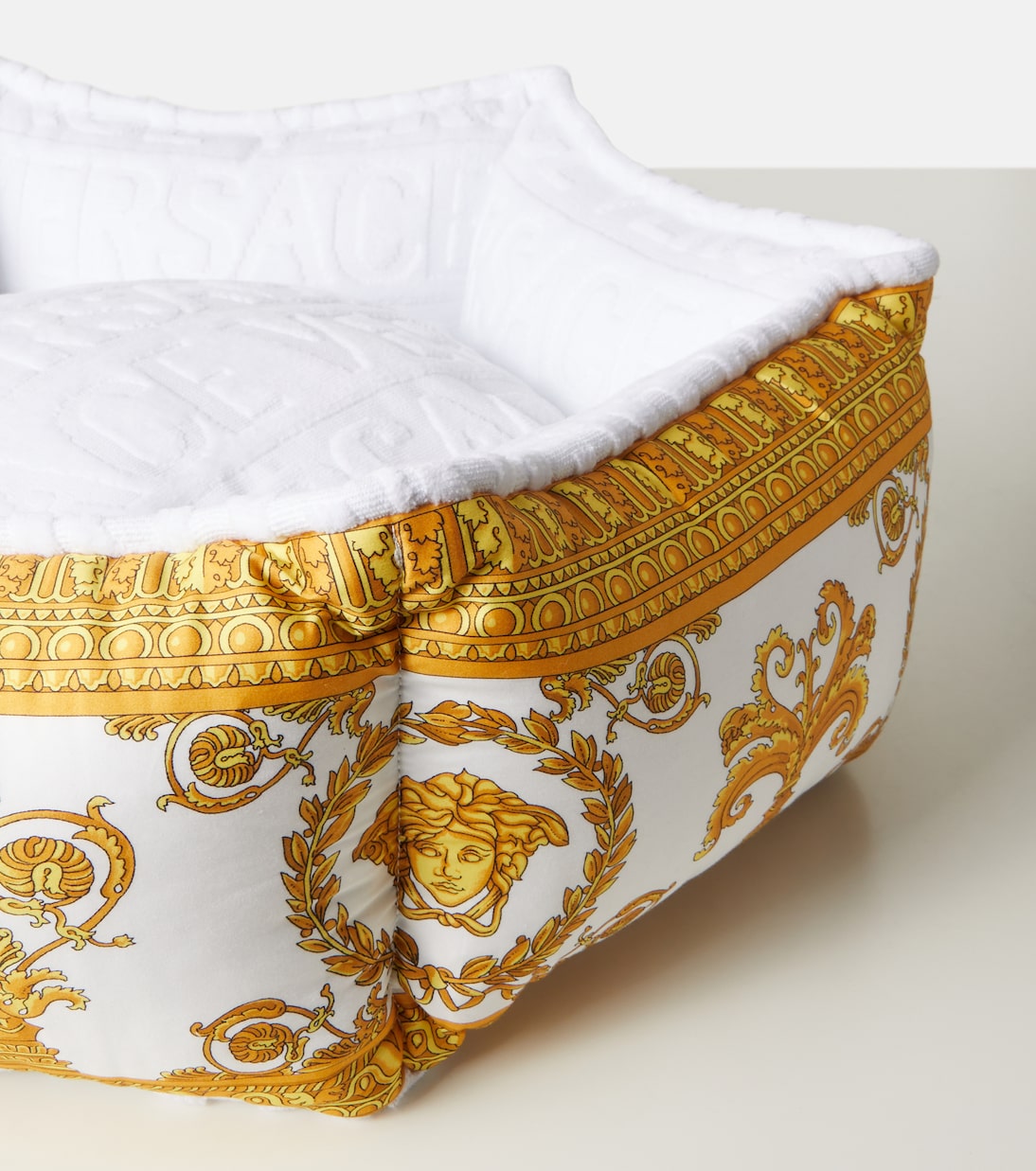 I ♡ Baroque dog bed | Versace Home