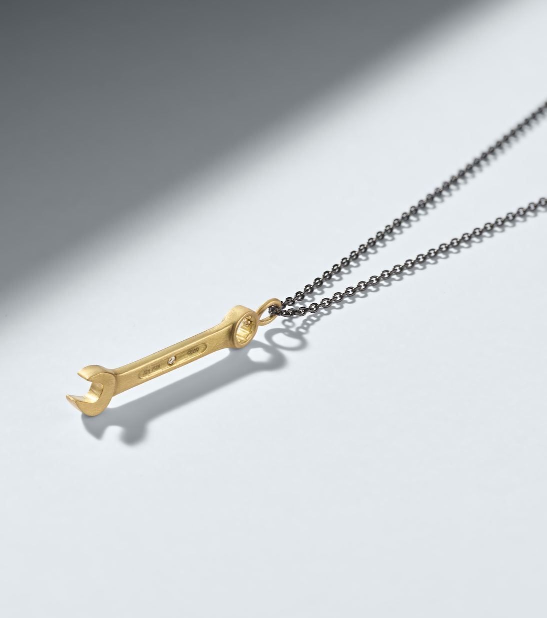 Halskette Divine Tech aus 18kt Gelbgold mit Diamanten | Ileana Makri