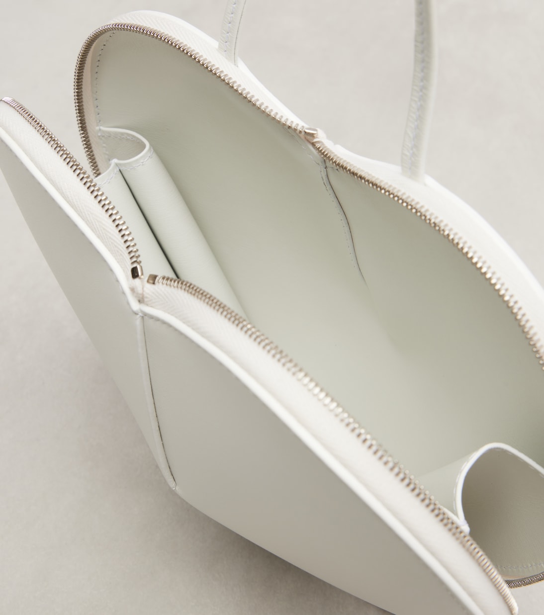 Schultertasche Le Cœur aus Leder | Alaïa