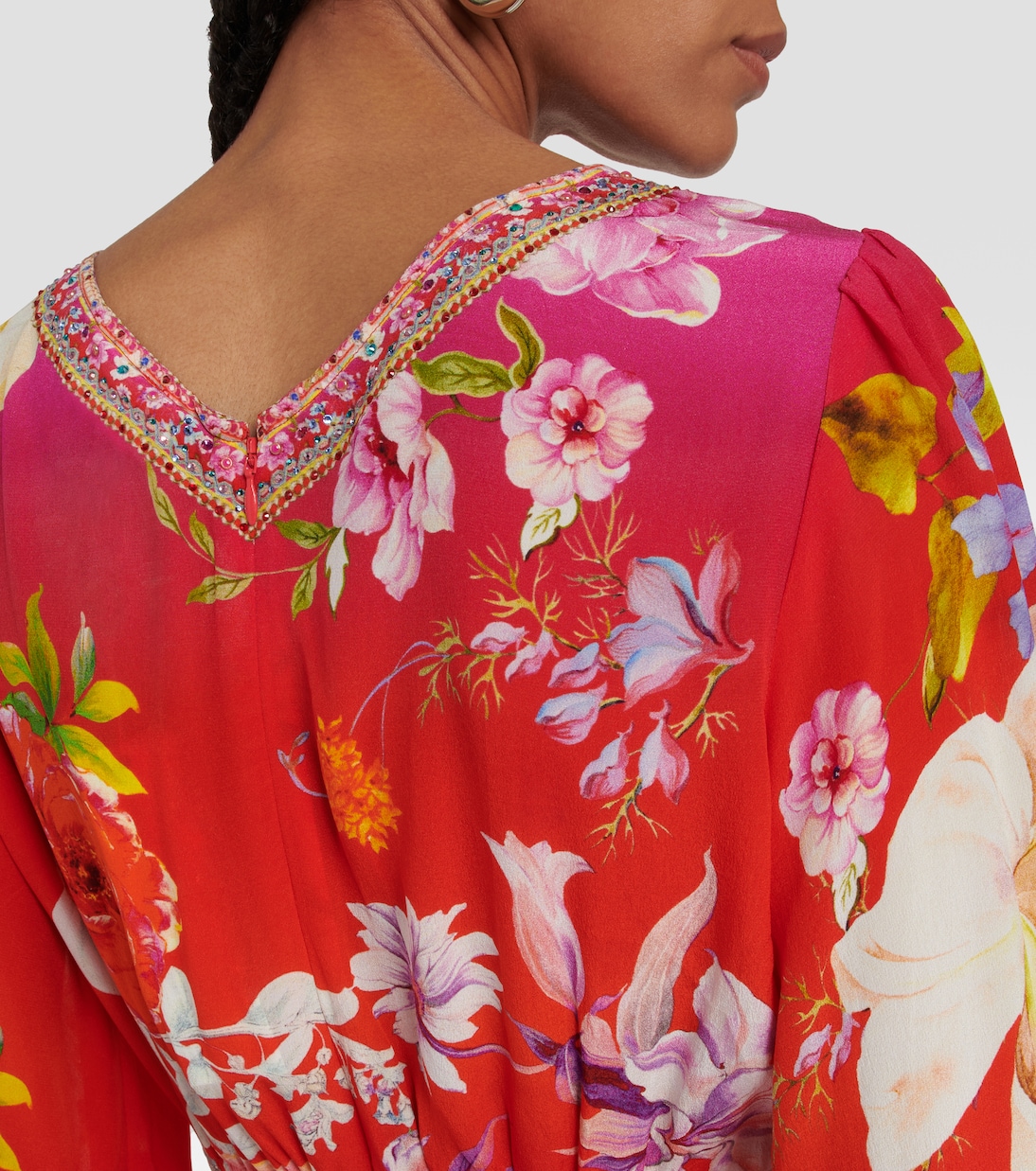 Robe longue en soie à ornements | Camilla