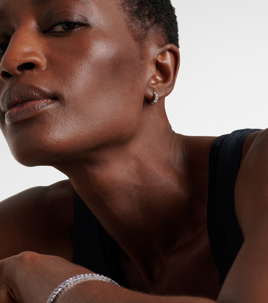 Orecchini Super Duper in oro bianco 14kt con diamanti | Roxanne First