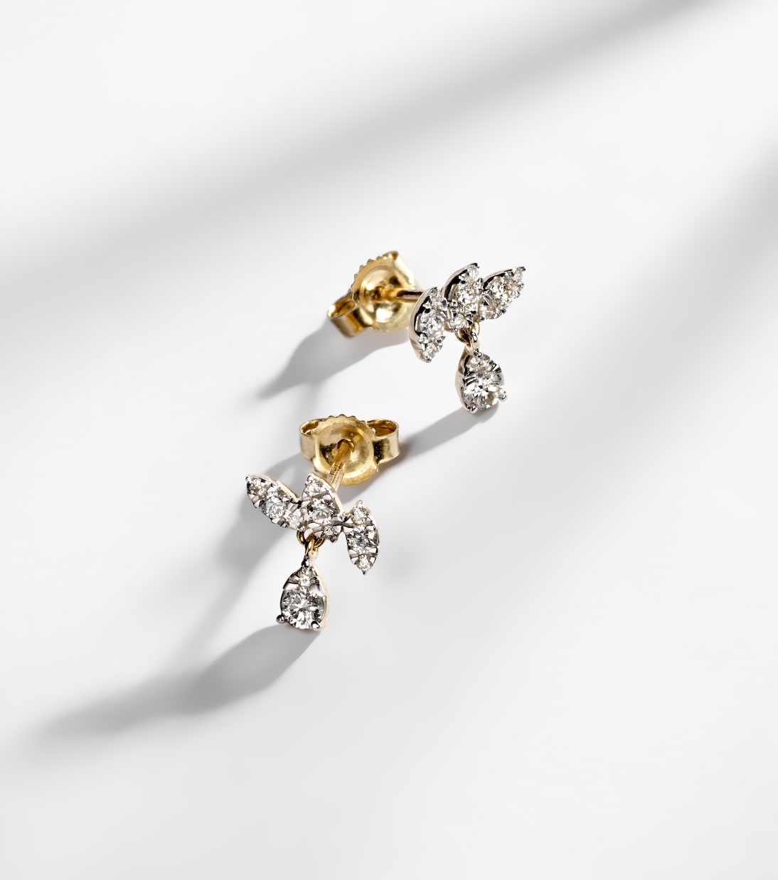 Orecchini Muse Drop in oro 10kt con diamanti | Stone and Strand