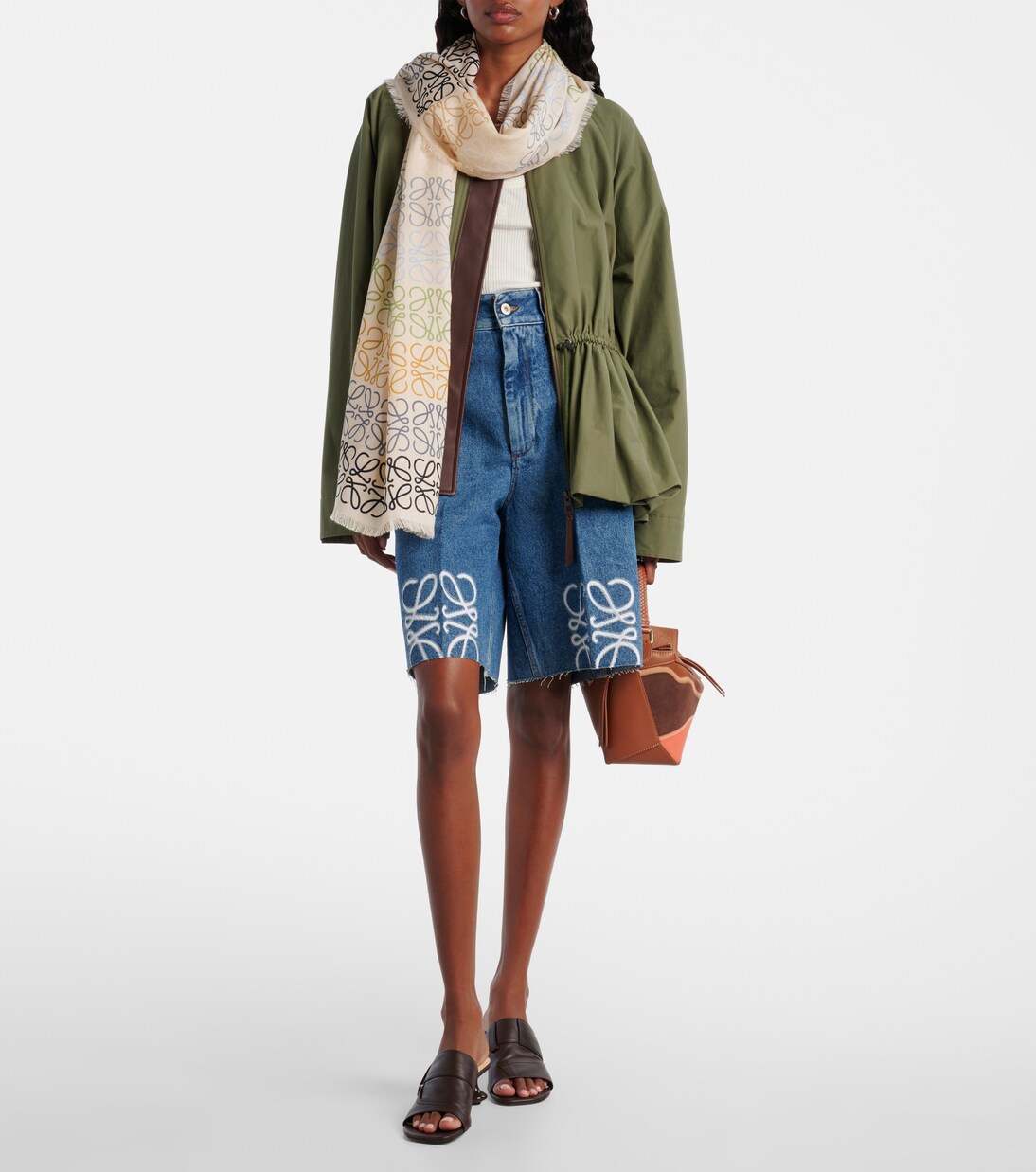 Bermuda-Shorts Anagram aus Denim | Loewe